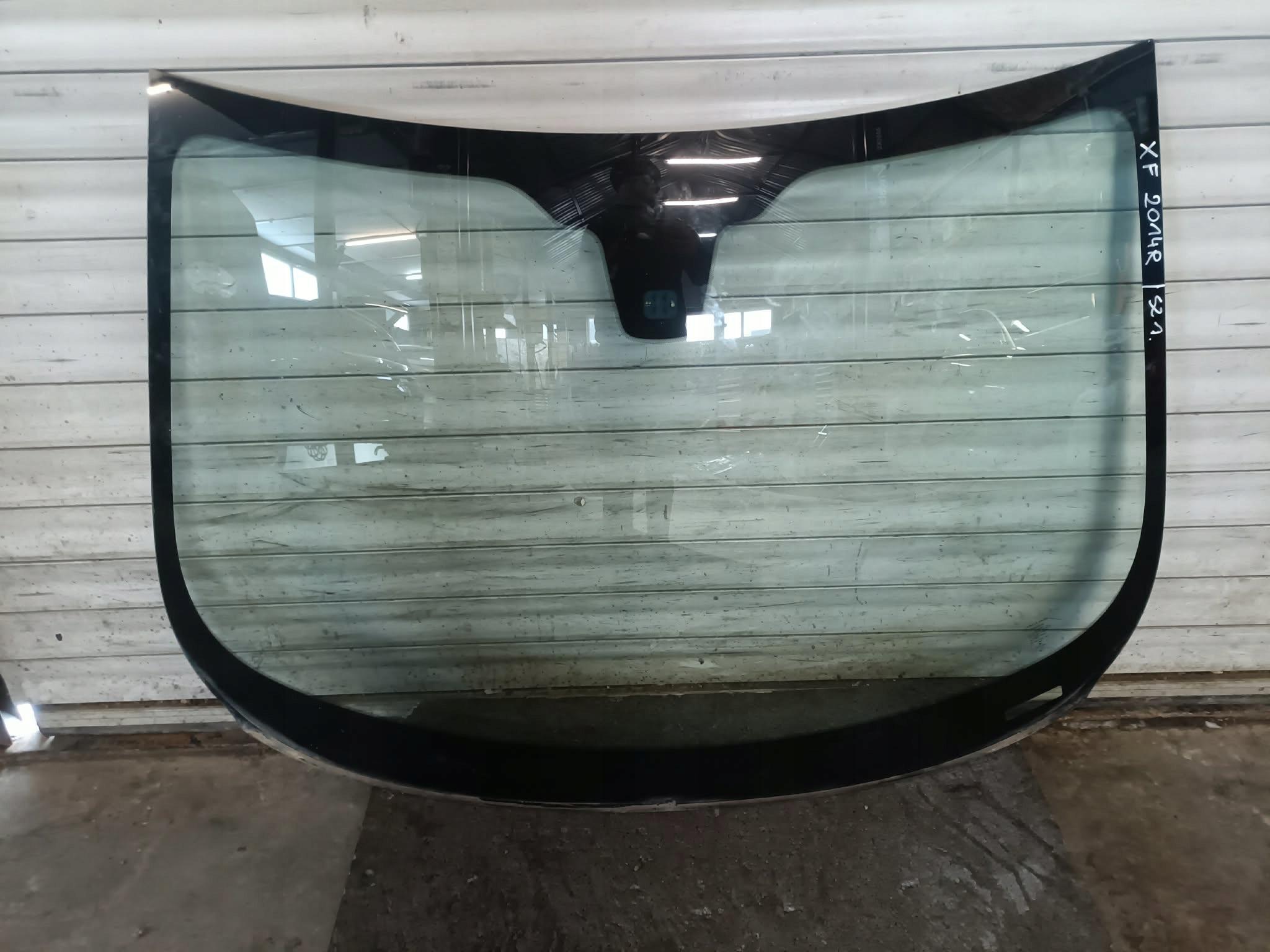 window iron Jaguar XF 2014 front Z with the sensor original