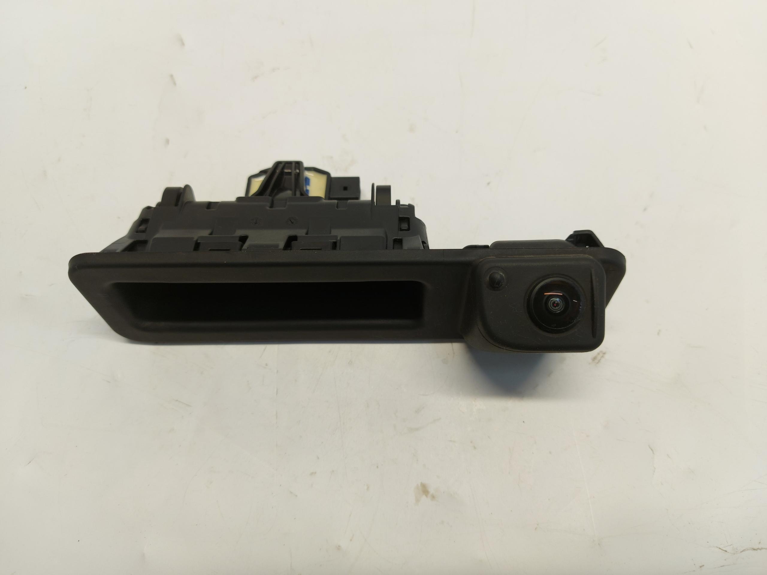 BMW U06 200i Kamera reversing handle bonnet boot 8494246