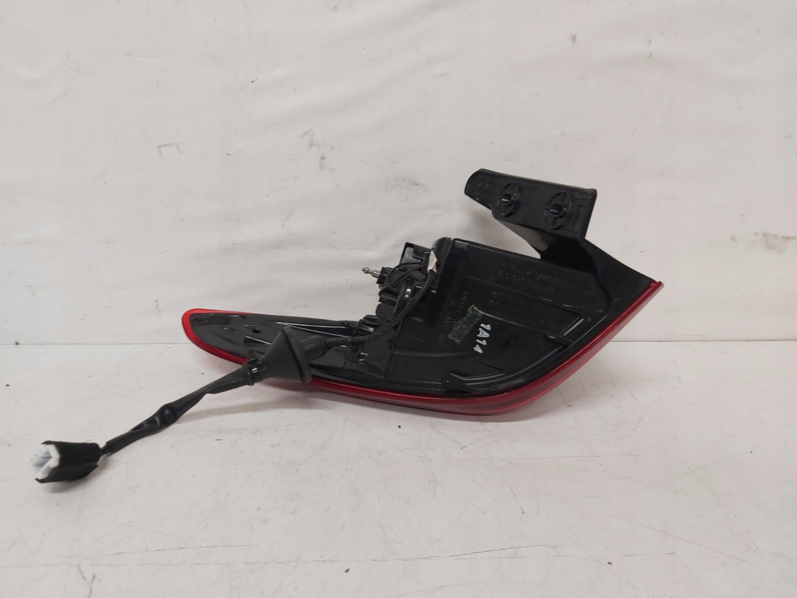 LAMPA TYŁ PRAWA HYUNDAI KONA 92402-J9500 Strona zabudowy prawa