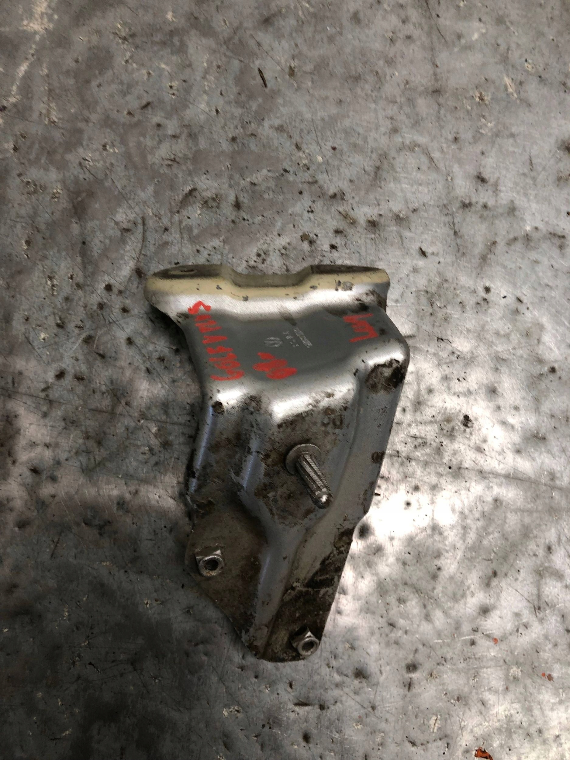 Stütze des Kotflügels links VW GOLF V PLUS 5M0821135