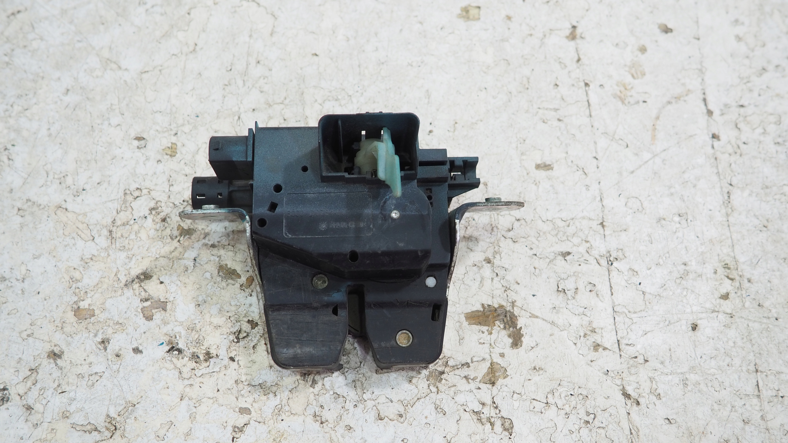 Mercedes Vito W447 lock rygiel bonnet boot