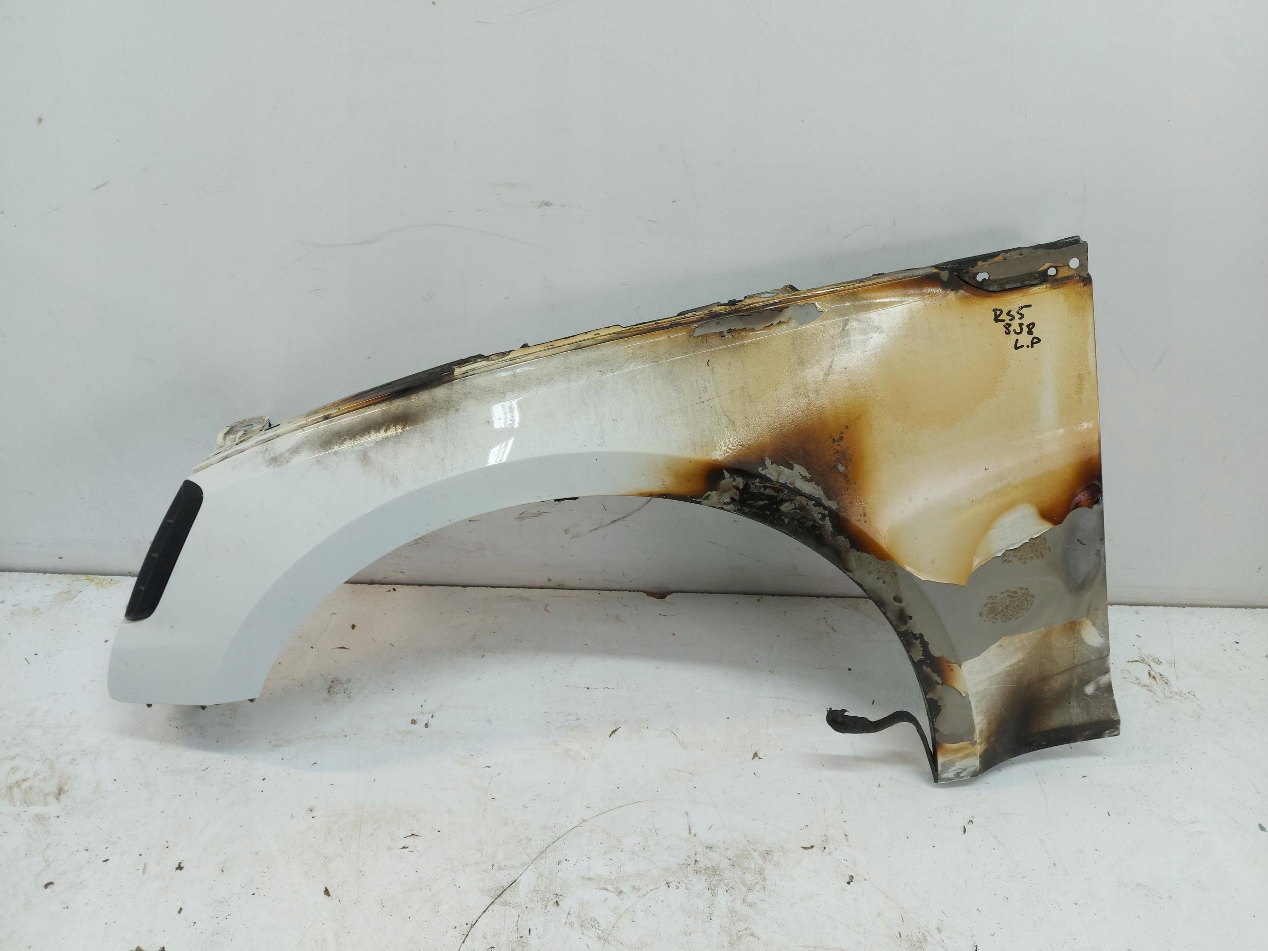 AUDI RS5 8W8 Błotnik przód lewy