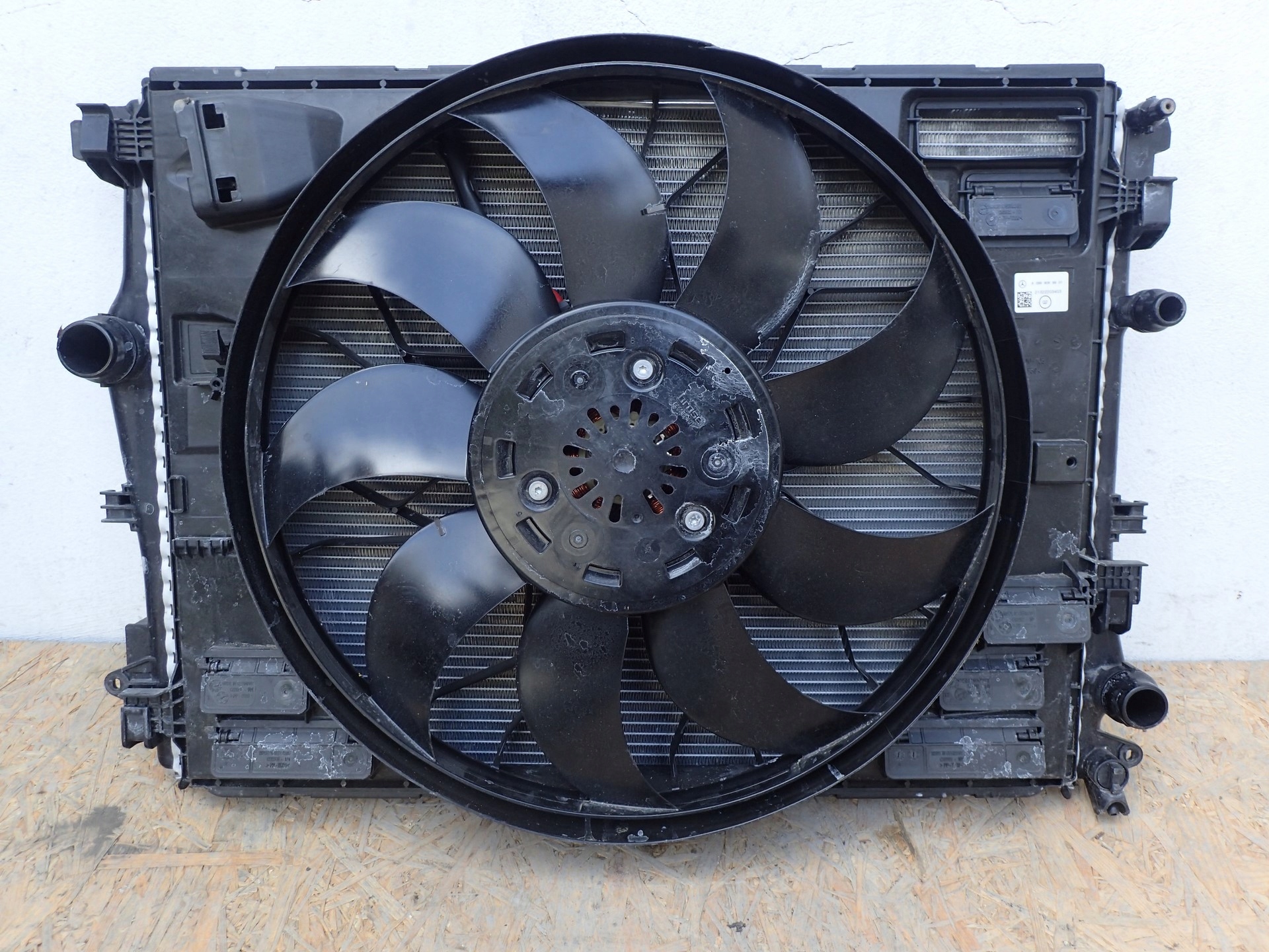 chladič vody ventilátor MERCEDES C KLASA 206 21