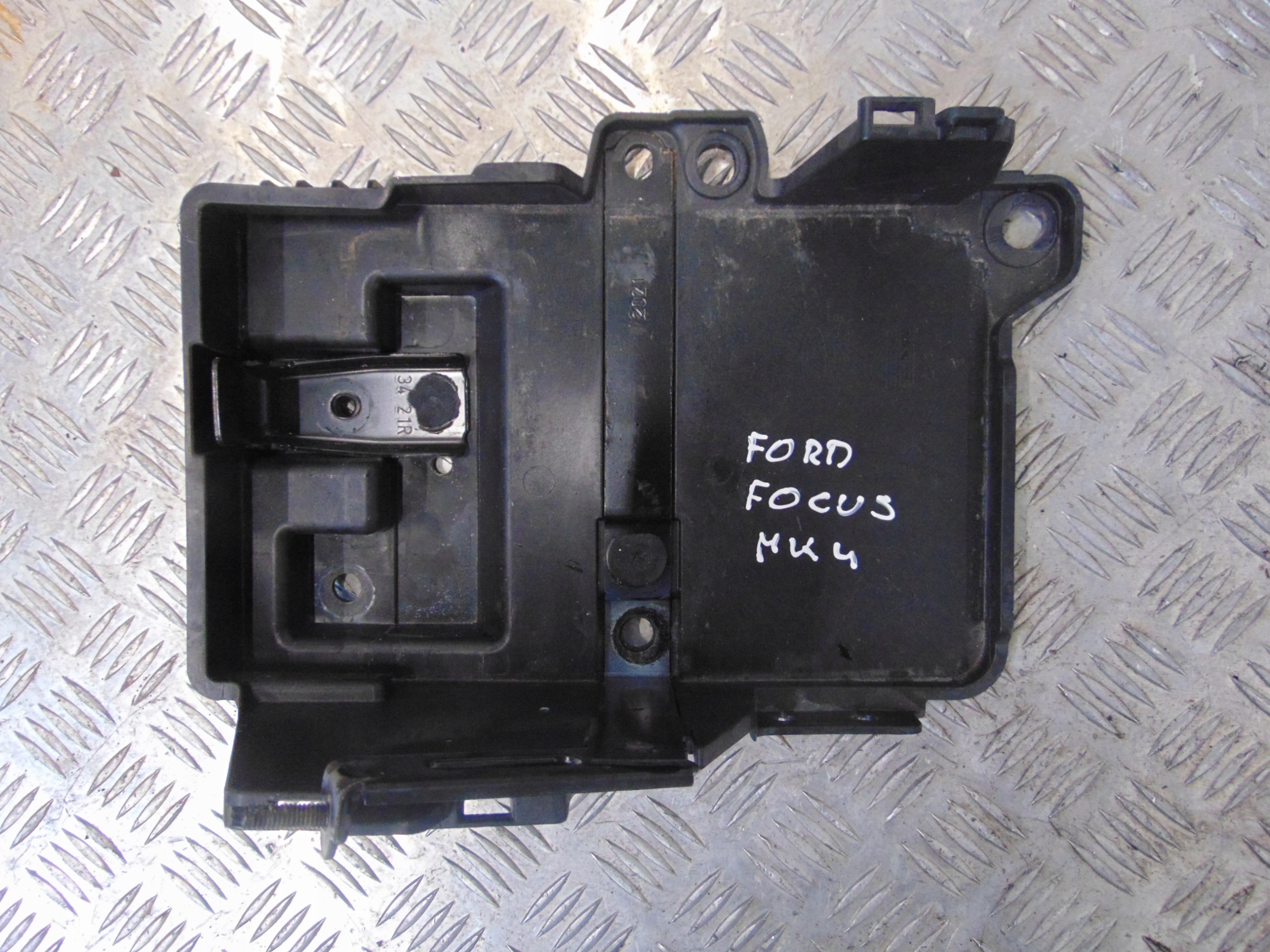 JX6B-10723-AB - FORD FOCUS MK4 LIFT 1.0 КОРПУС АККУМУЛЯТОРА 21-