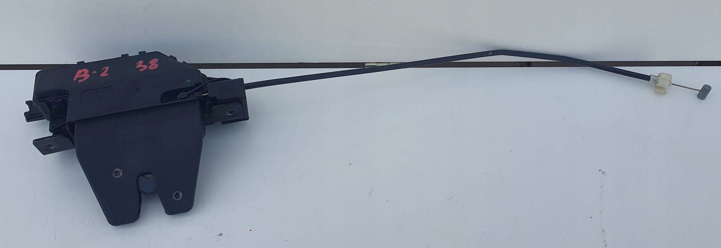 BMW E81 E85 E86 E87 lock bonnet boot 8196401