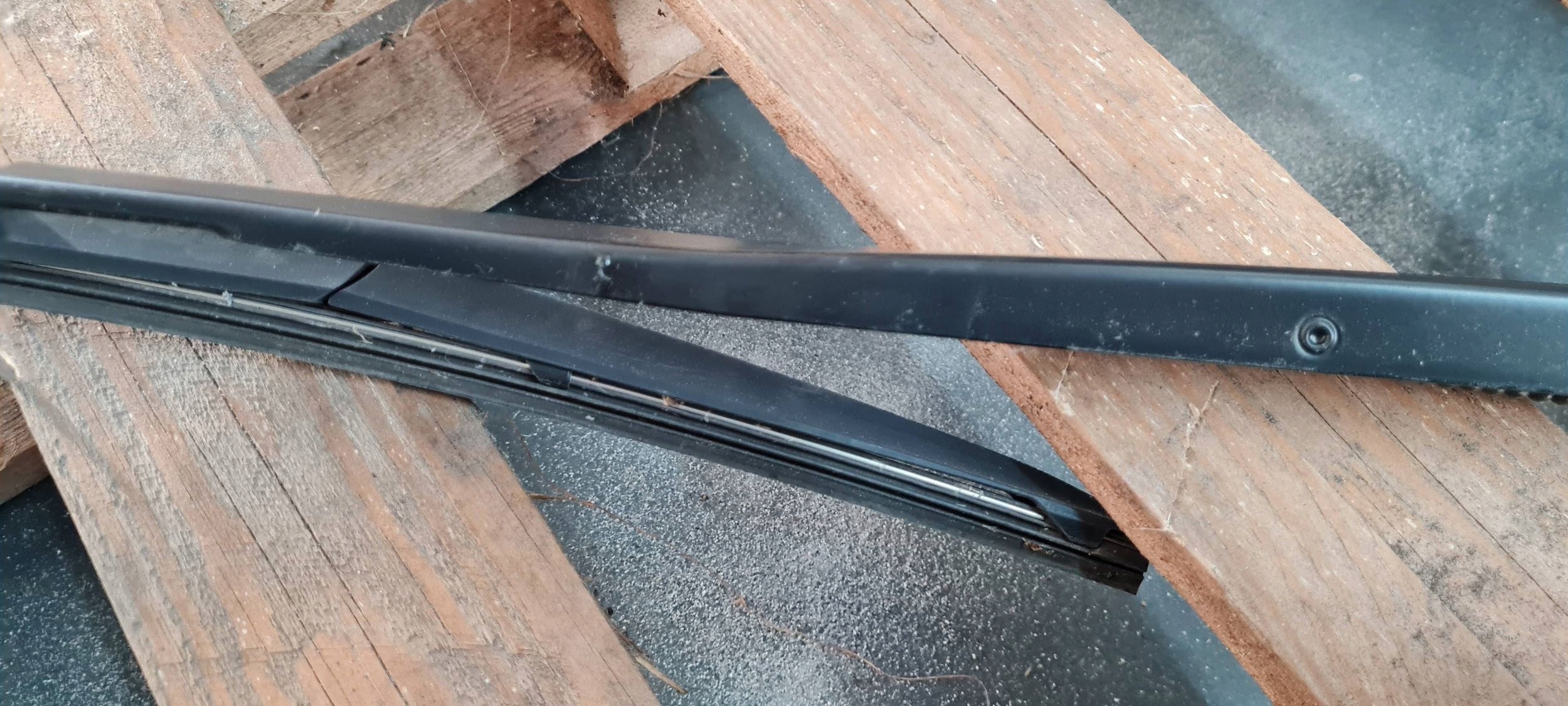 Chrysler Pacifica 2022 wiper arm front KOMPLET 2586 2585