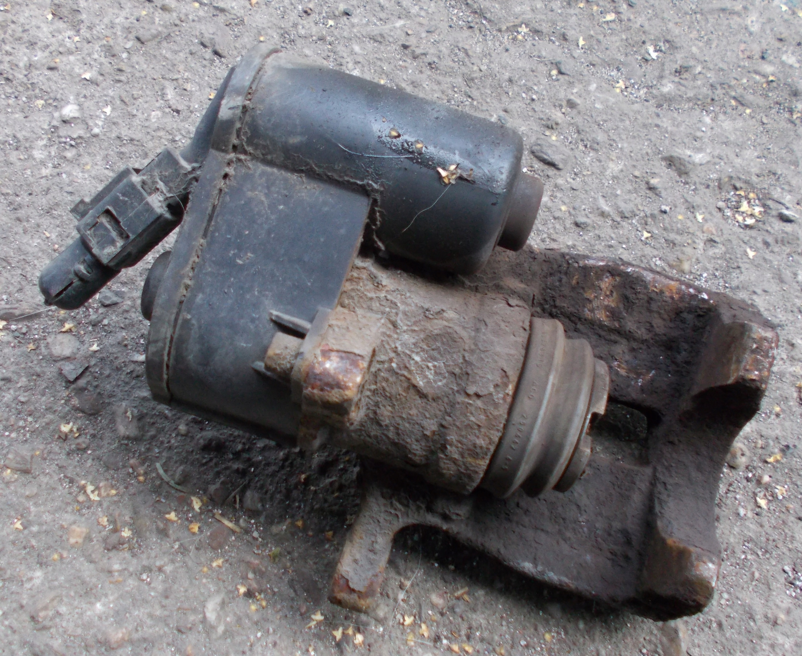 VW PASSAT B6 KOMBI 1.4 TSI 09R caliper electrical right rear part