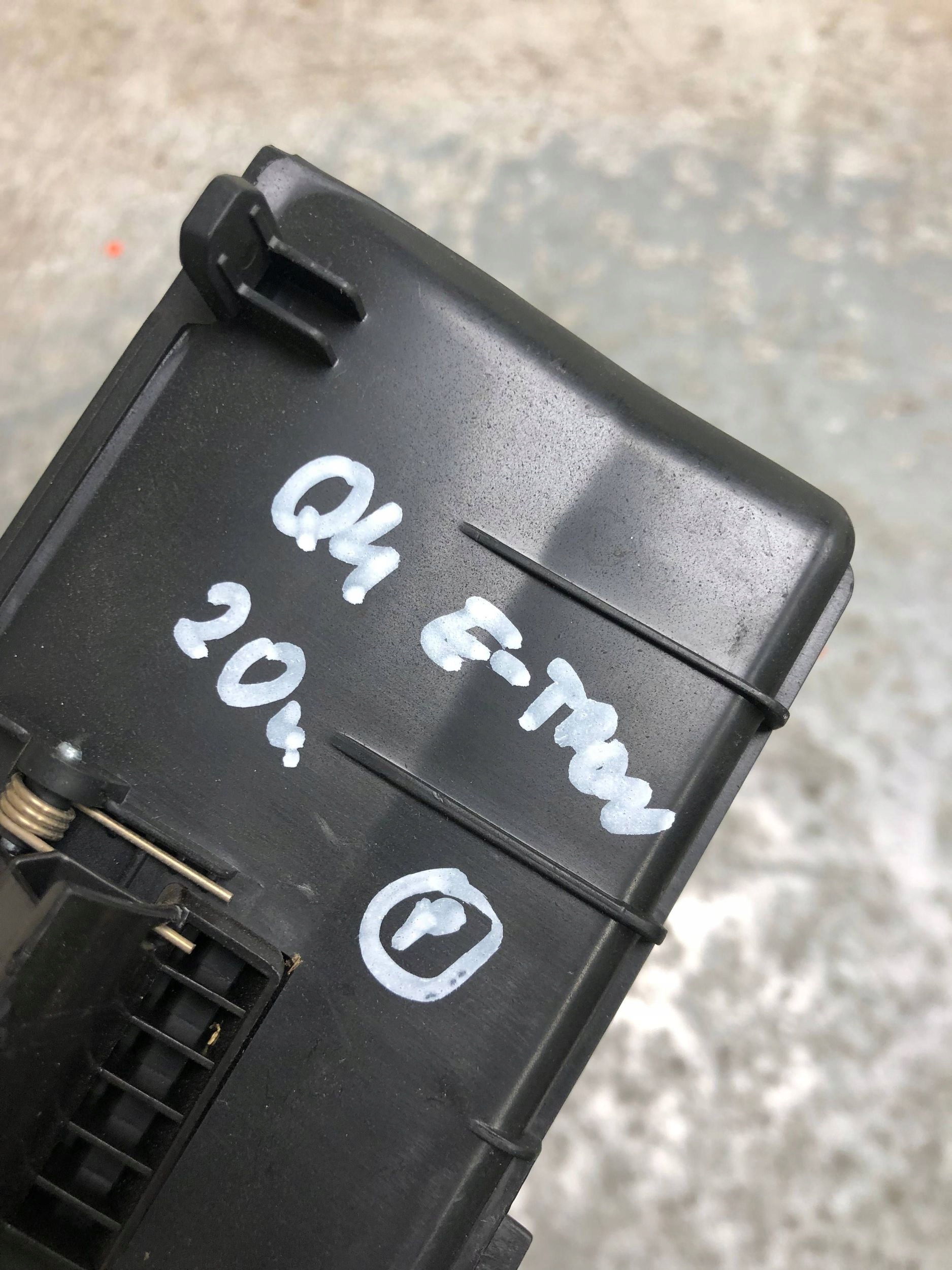 LADOWARKA INDUKCYJNA AUDI Q4 E-TRON 89A864132A