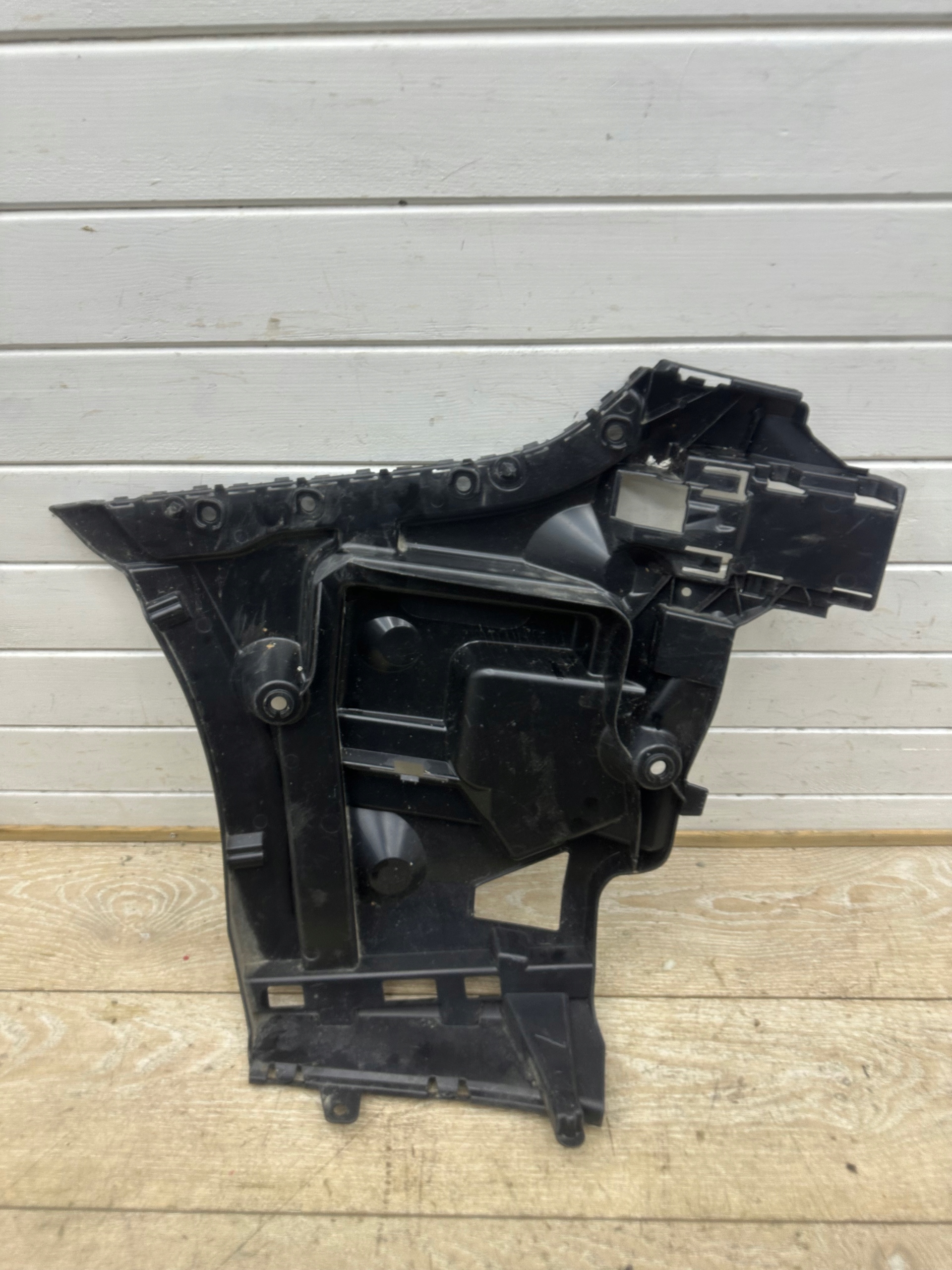 BMW G16 bumper bracket right rear part M PAKIET 8075302