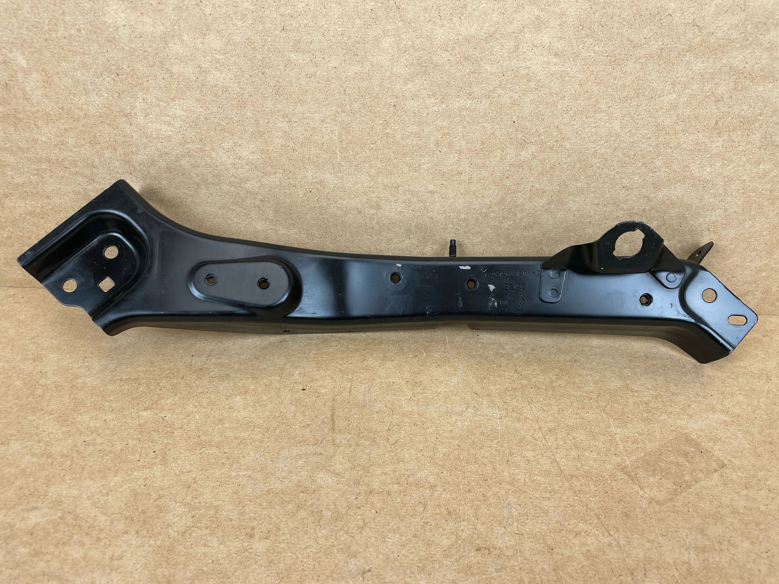 Traverse Console OKULAR Armature Avant Droite RENAULT AUSTRAL 2022