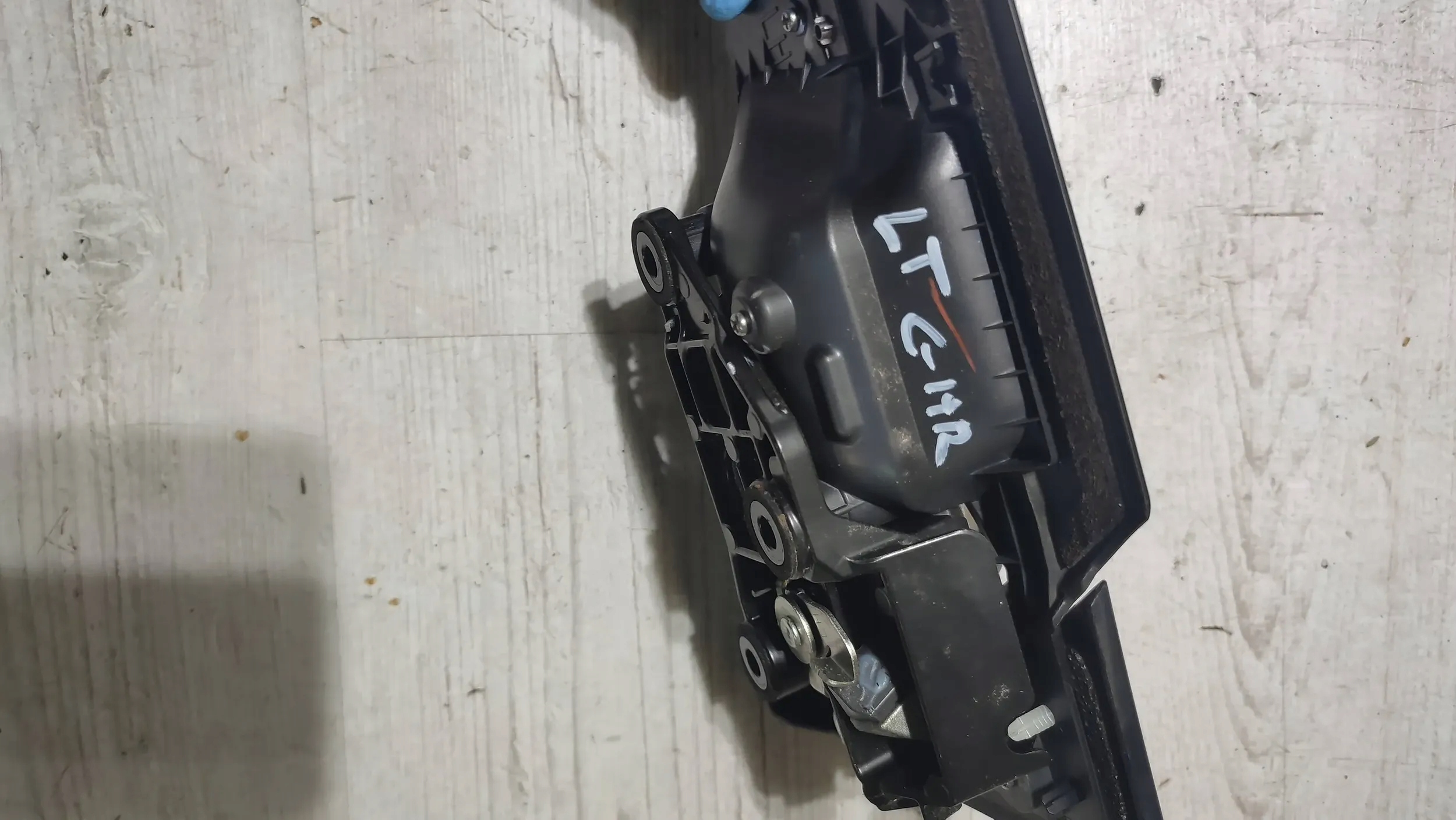 Toyota C-HR and 1.2 19r handle exterior left rear part
