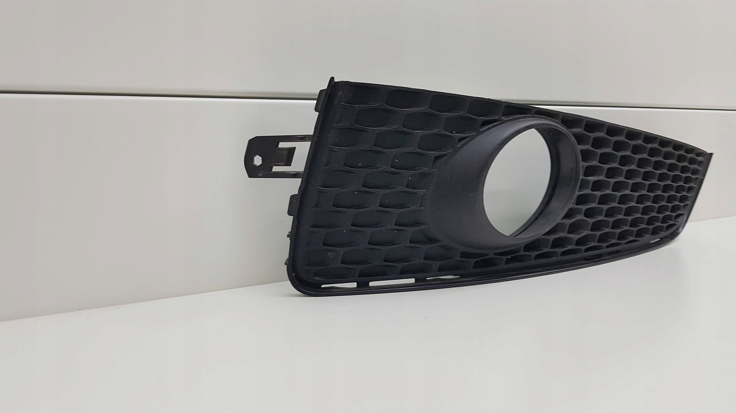 SAAB 95 9-5 AERO 2010 - grid right bumper front 12843703