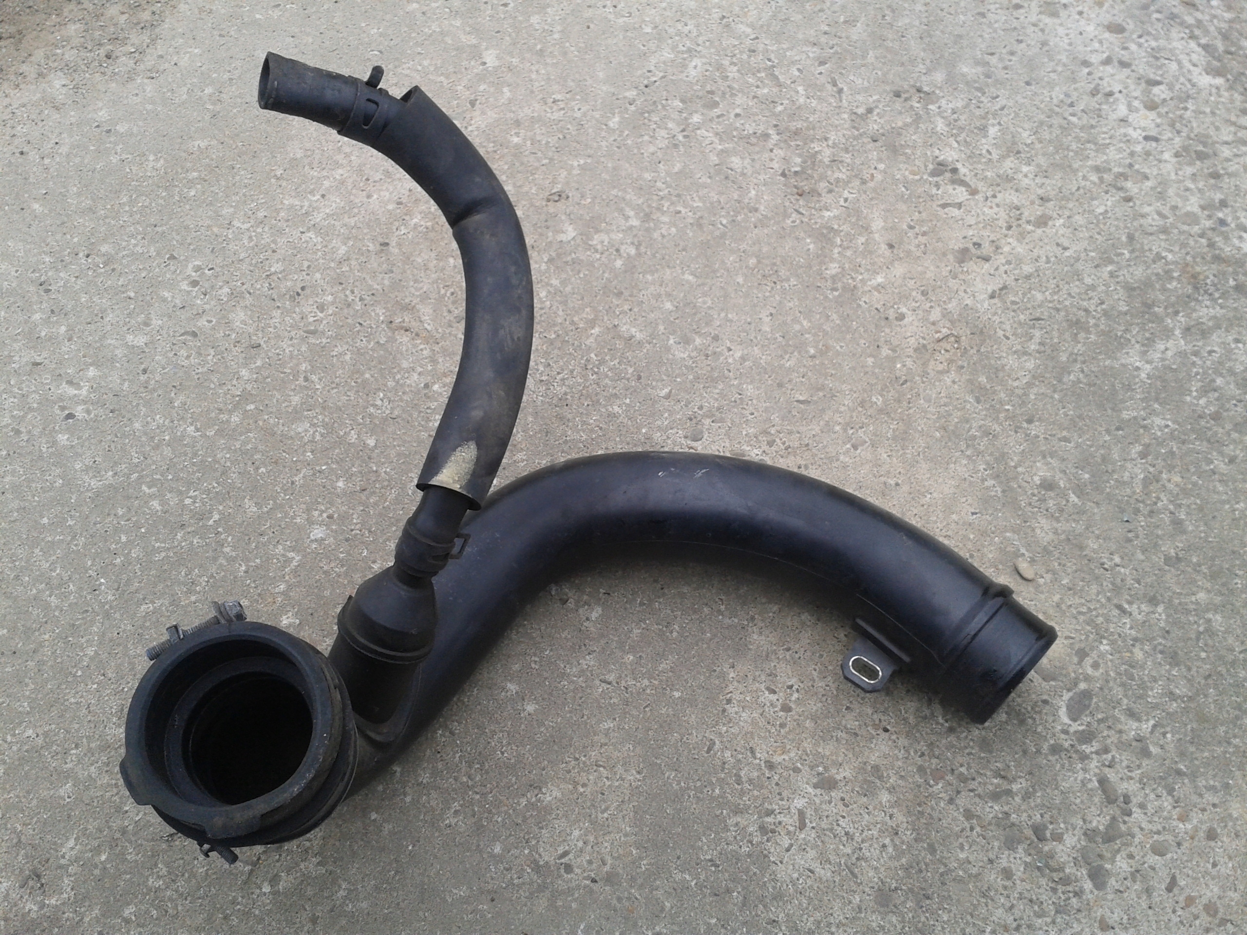 ВОЗДУШНАЯ ТРУБКА MAZDA CX-7 CX7 2.2 D R2AX13231