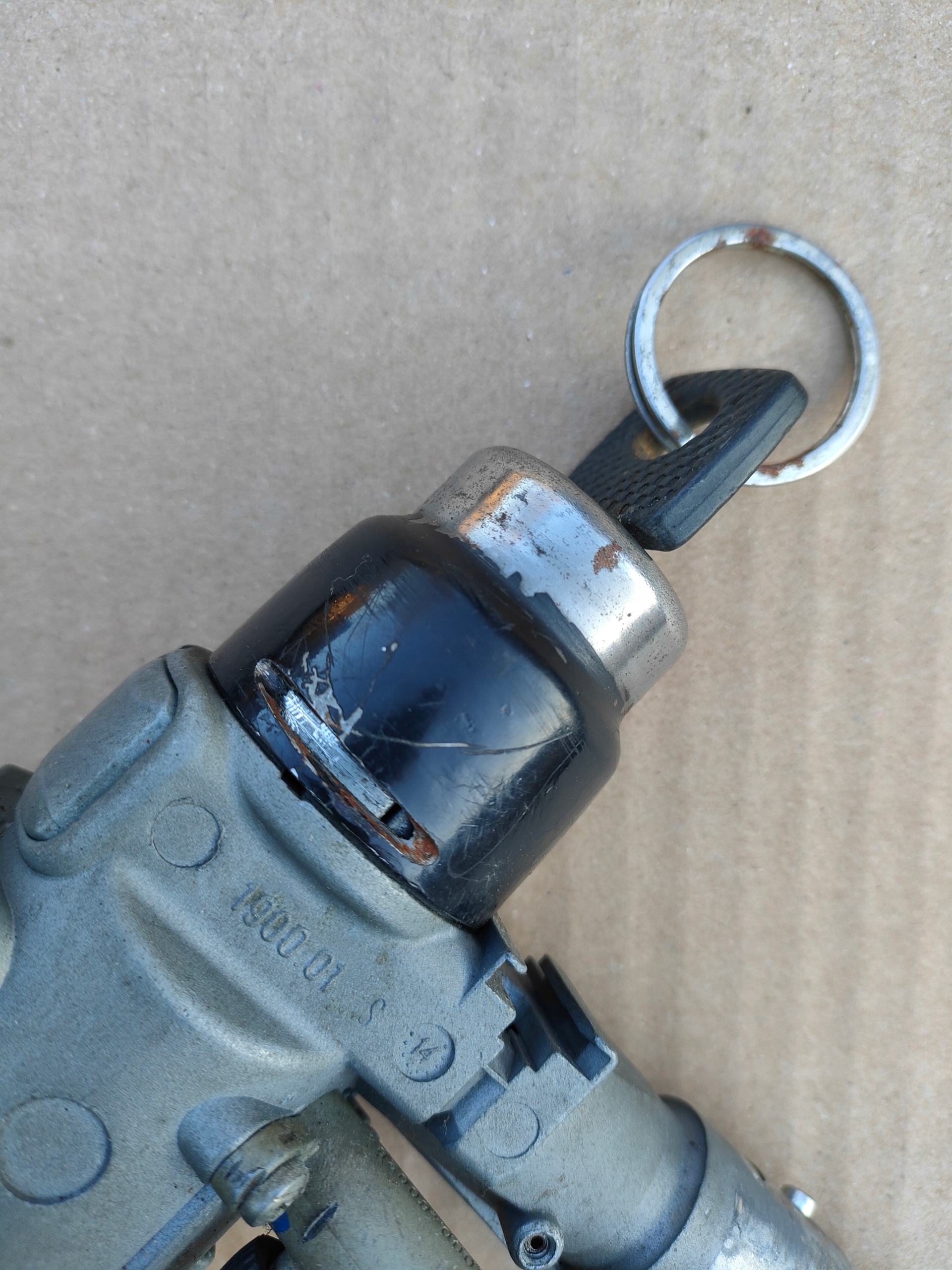 Mercedes w124 diesel ignition key 3,0d 2,5d 2,0d 2,5td 3,0td manual