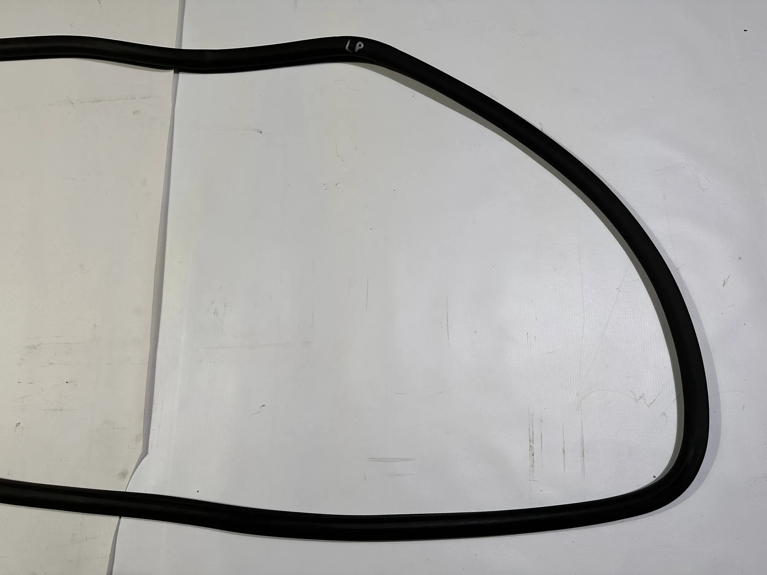 gasket uszczelki door left front front Chrysler Pacifica 2016 - 2024