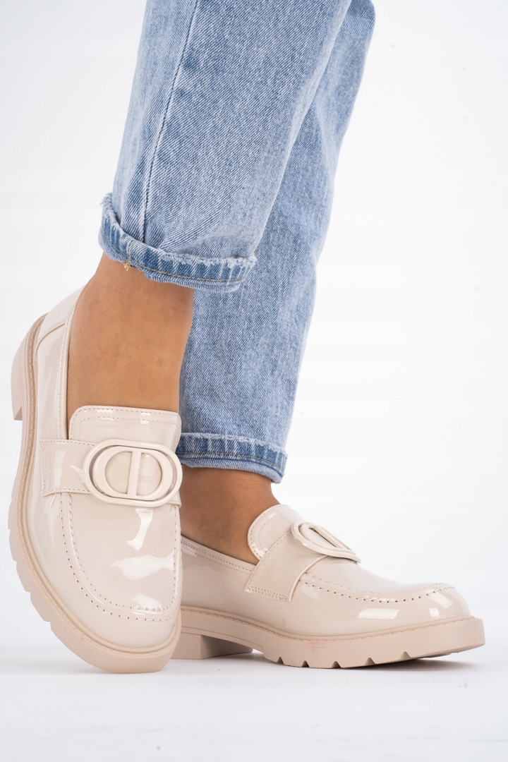 Lakierowane mokasyny półbuty damskie beżowe 39