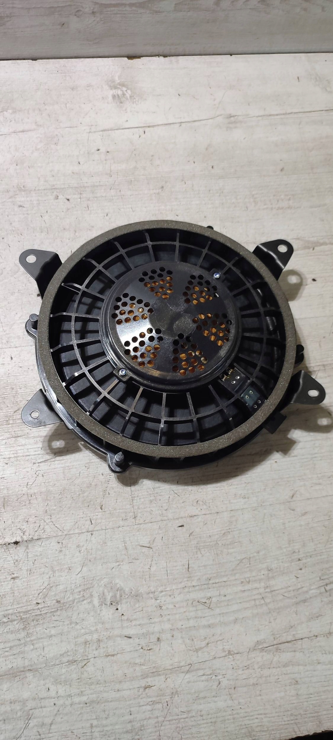 Lexus RC 2019 front side left speaker niskotonowy