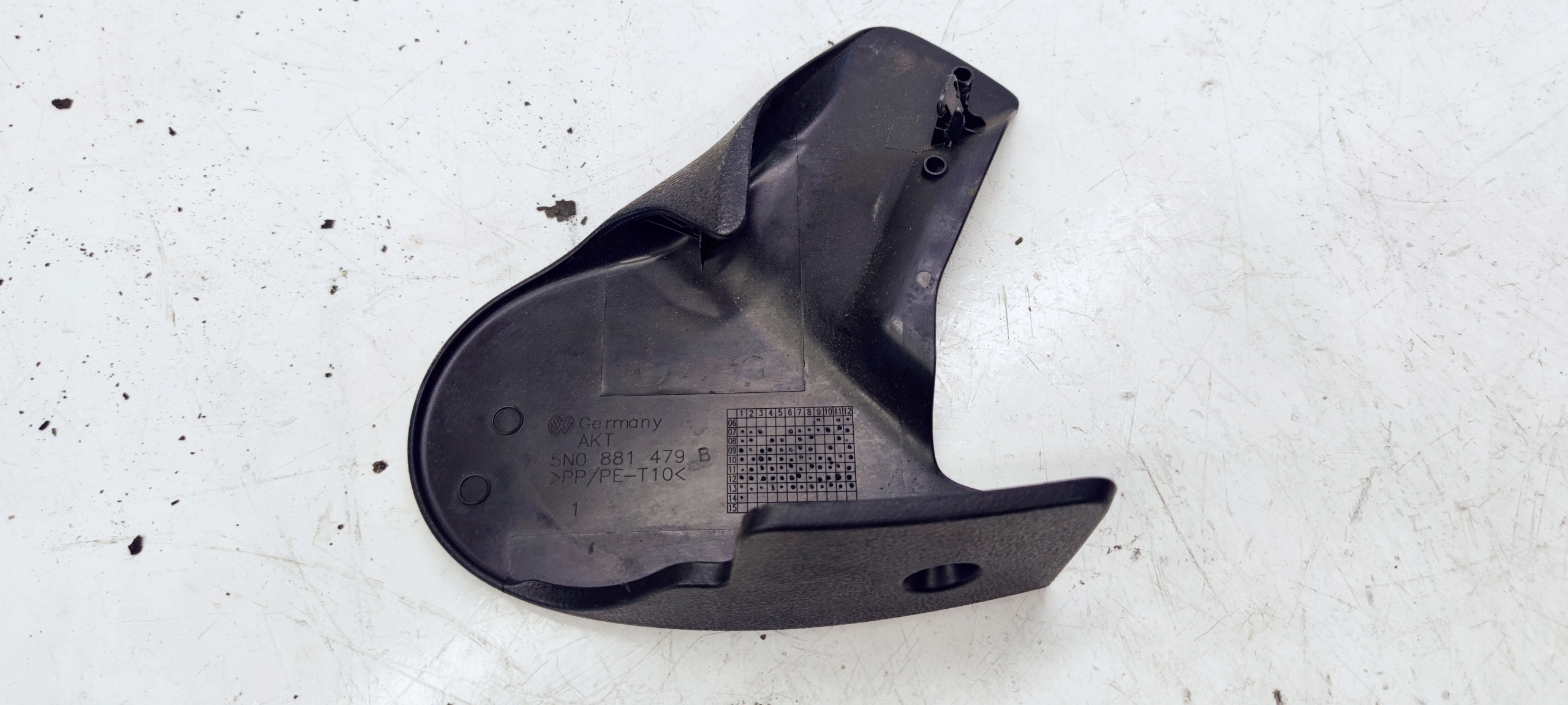 cover spoiler seat left AUDI Q3 5N0881479B