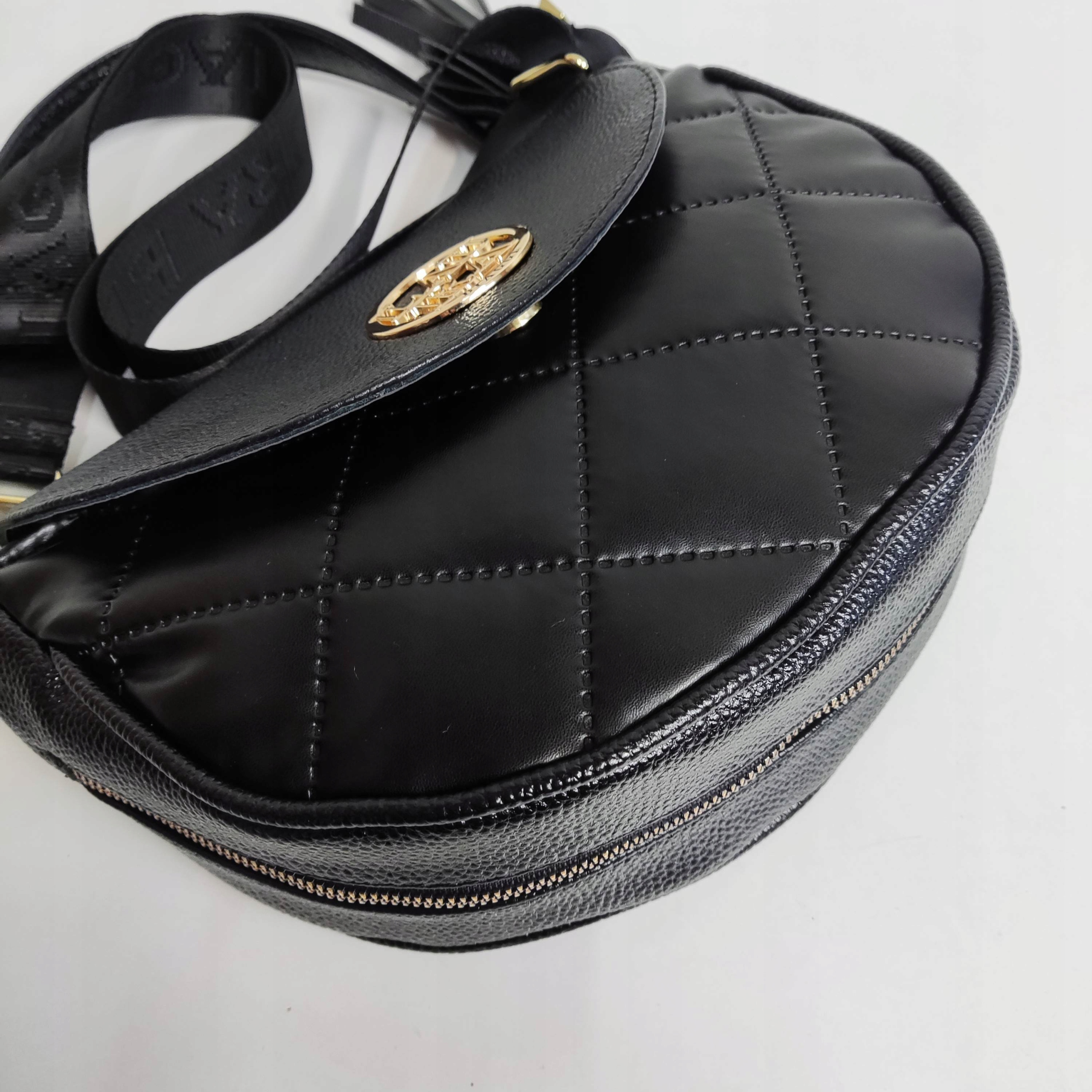 Torebka listonoszka Laura Biaggi czarna pikowana Wzór dominujący bez wzoru