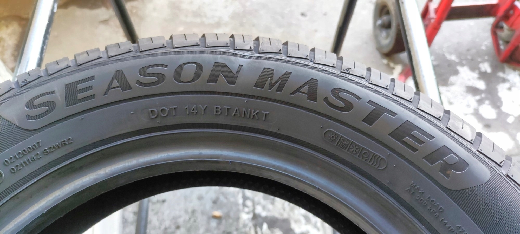 Opony 175/65/14 Greentrac Season Master 2024r 2szt. 3 lata gwar. D/B/70dB Profil opony 65