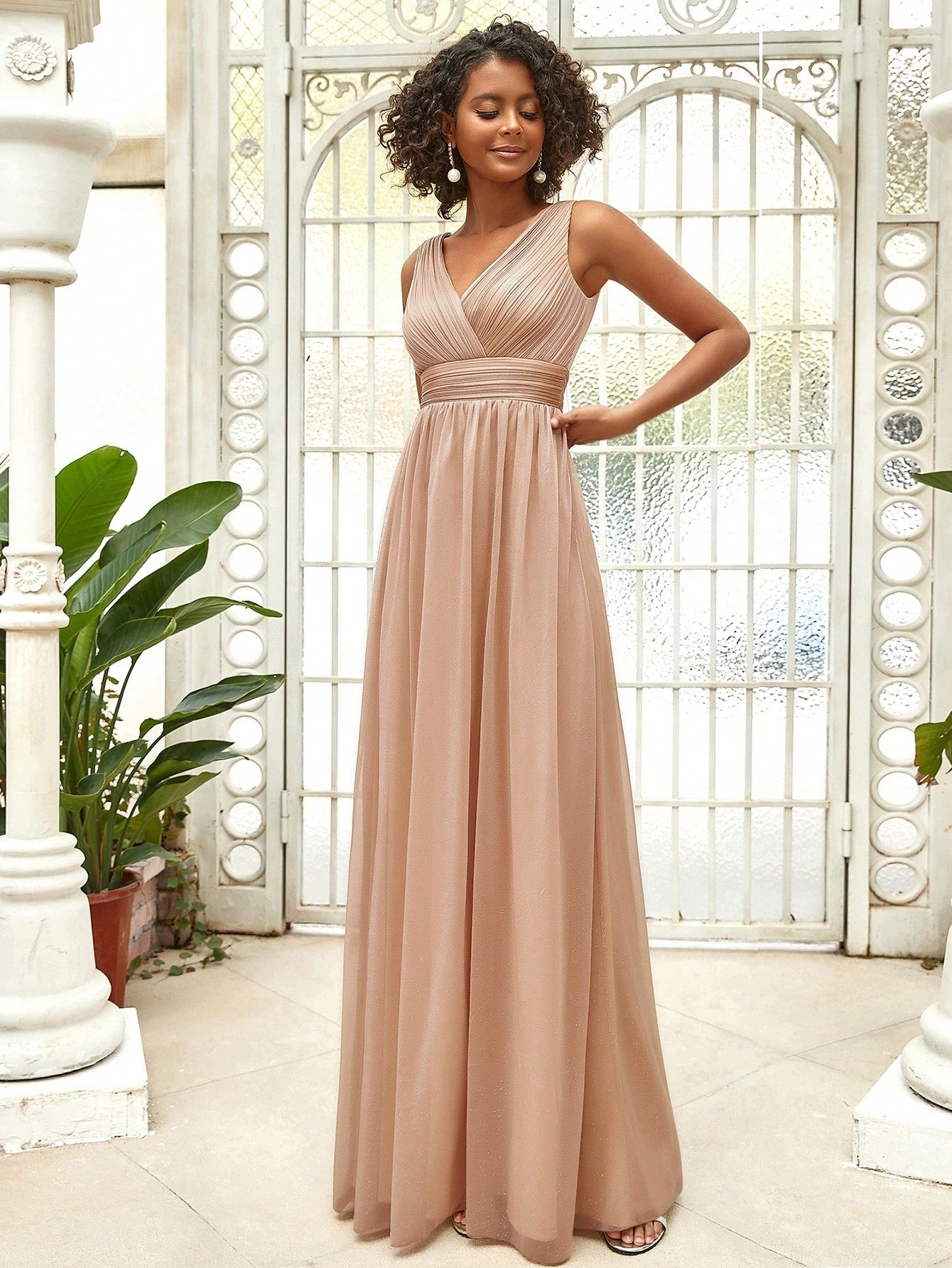 Shein Elegantní Šaty Večerní Dlouhé Béžové S Výstřihem Do V 36 1 Ma