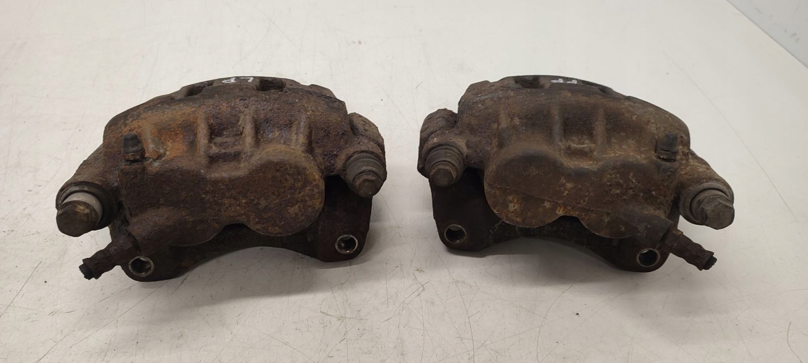 caliper front front right left Renault Master II 2,5 DCI