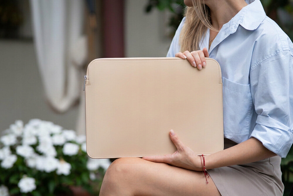 BALTAN Etui skórzane z zamkiem do MacBooka Air 15" M5 beżowe — 9