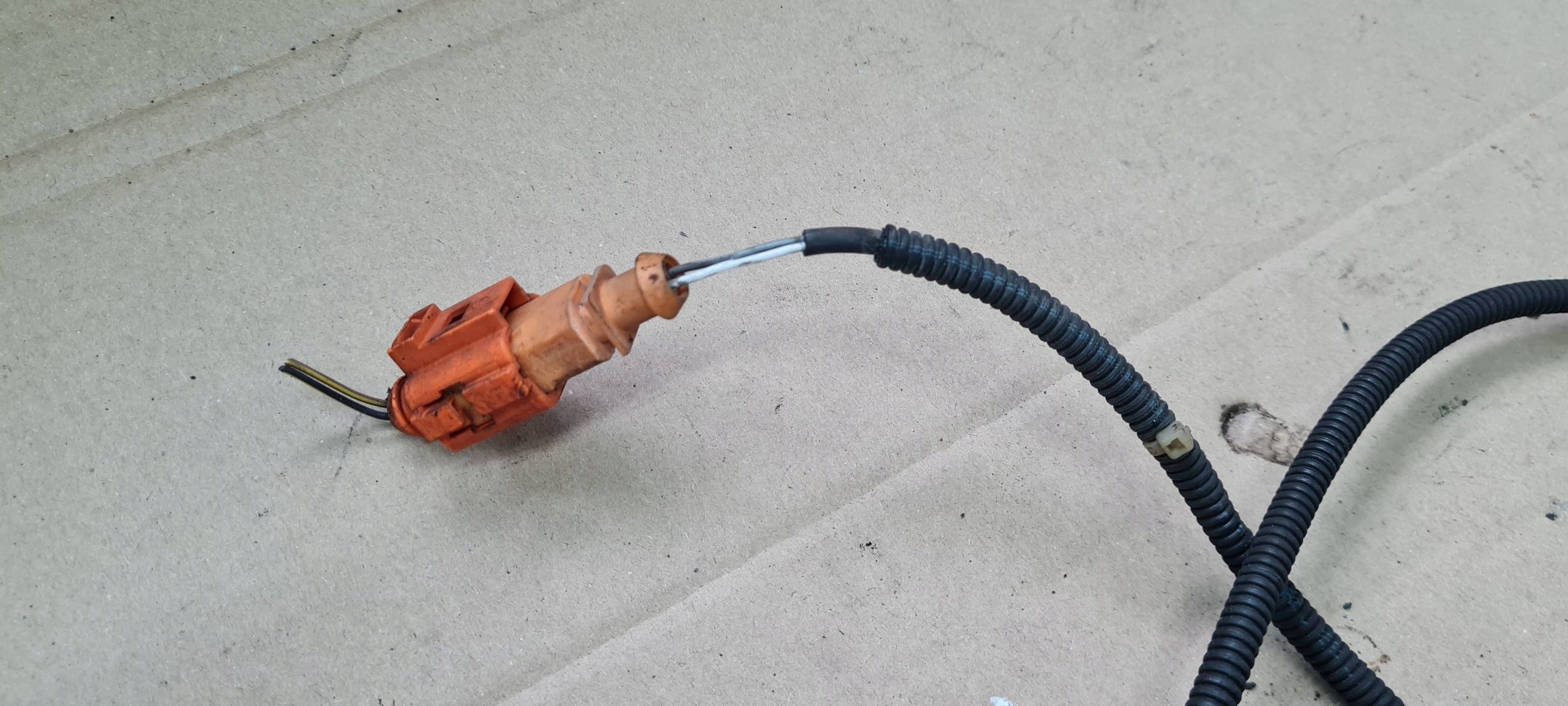 A6 C6 LIFT Sensor TEMPERATURY Gase 2.0 TDI 03G906088BA