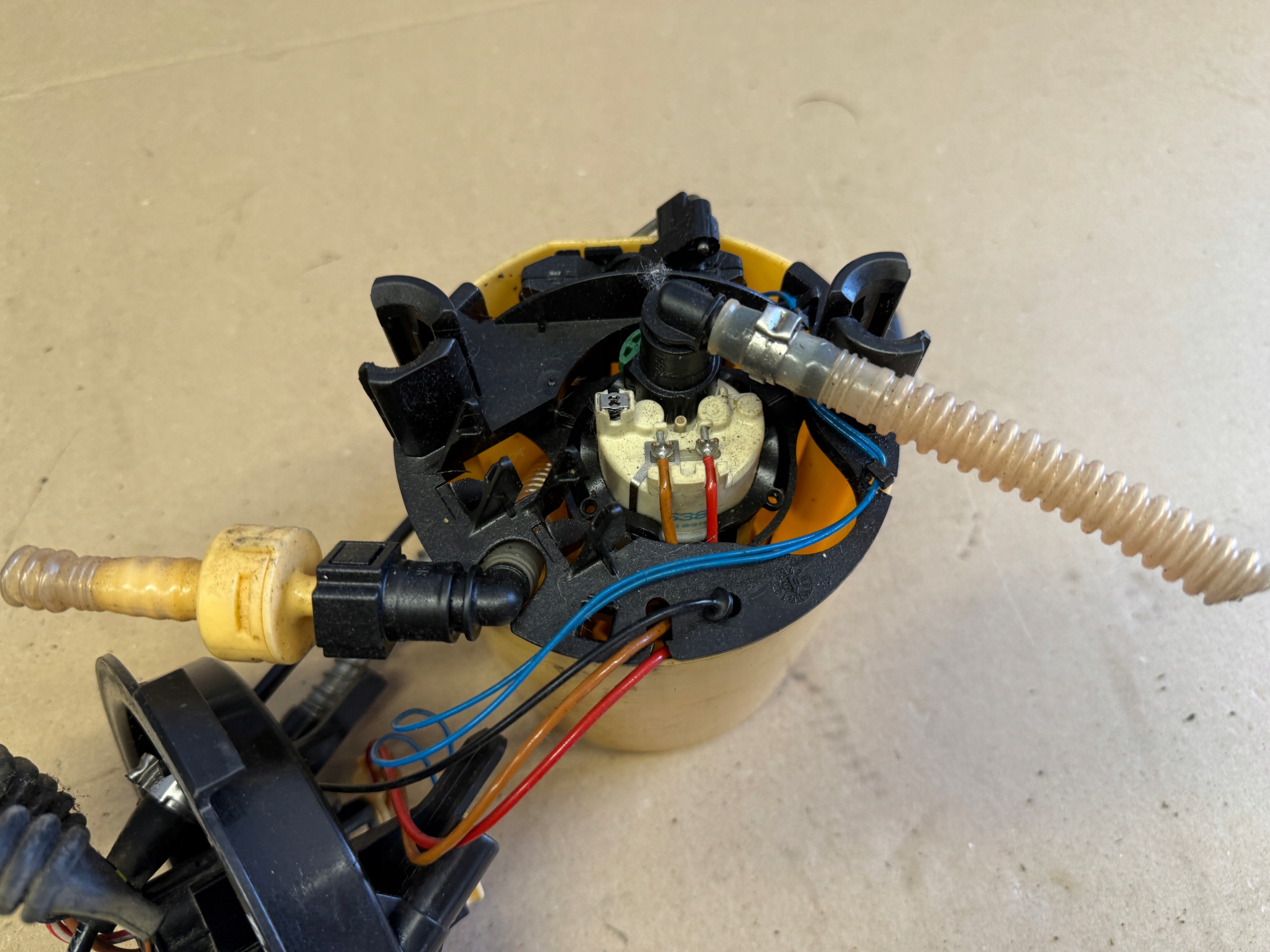 BMW E90 E91 2.0D LIFT N47 pumpa pumpa goriva 7190948