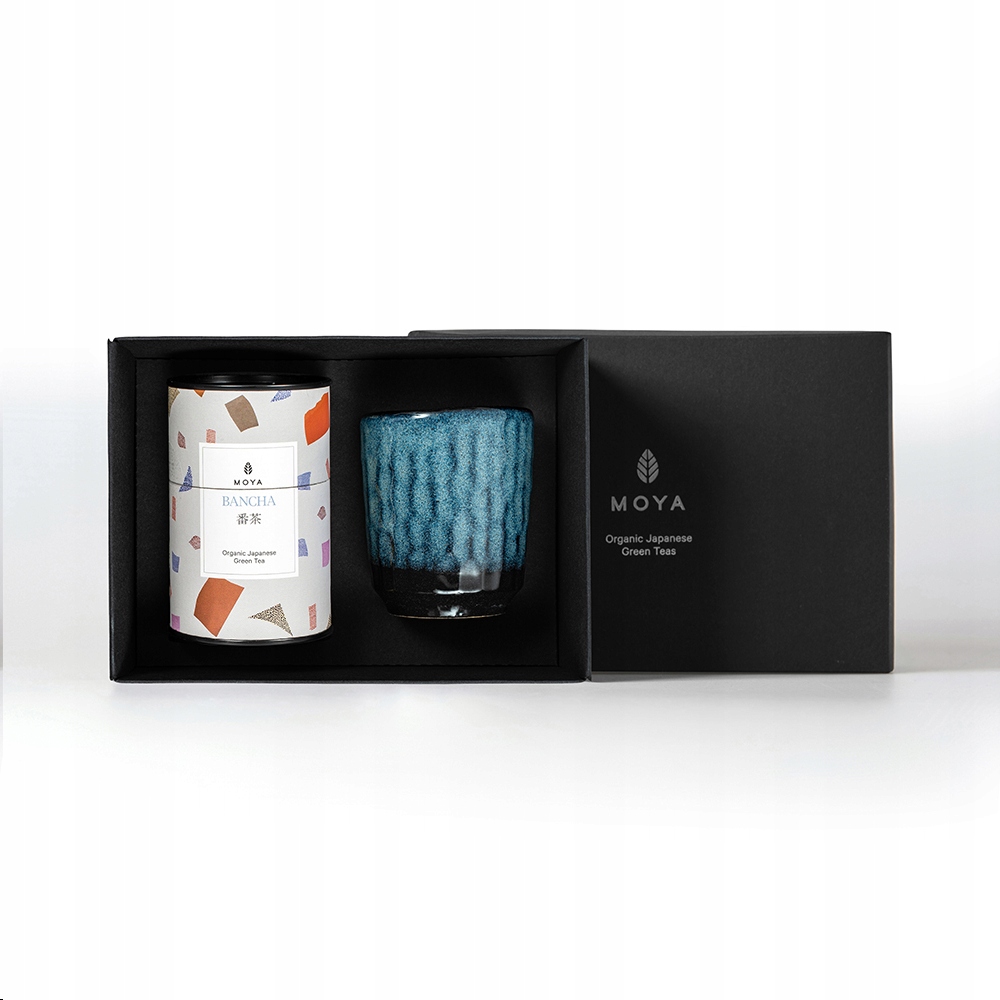 Zestaw prezentowy organiczna zielona herbata Moya Bancha i kubek Shinto