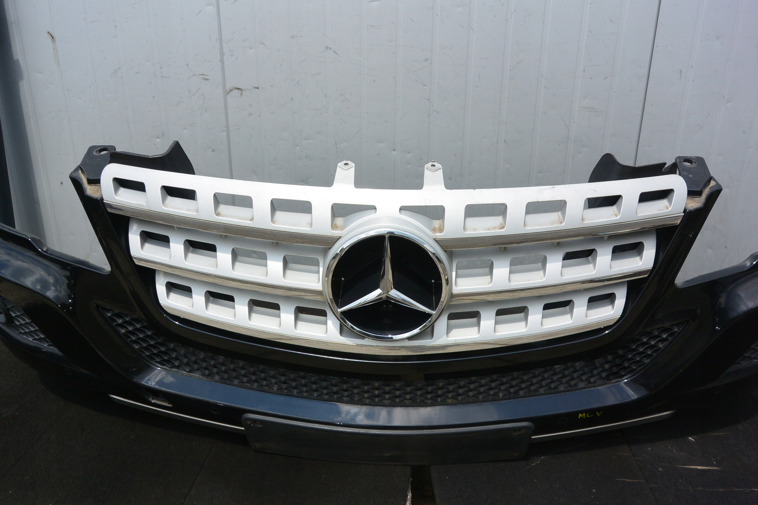 MERCEDES ML W164 bumper grill front LIFT 197 KPL PDC