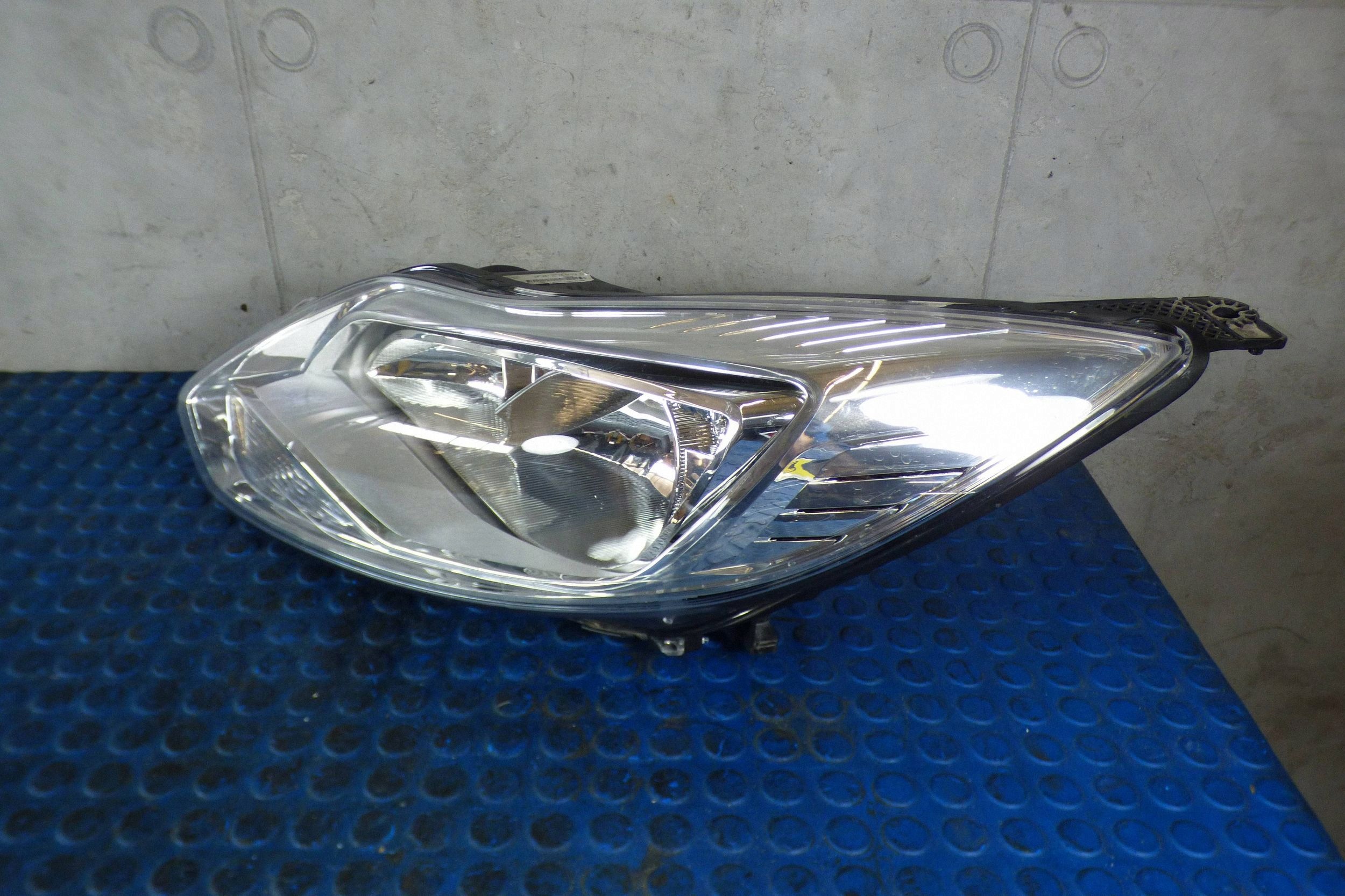 Ford Focus MK3 reflektor light left BM51-13W030-NB original st.BDB EUROPA