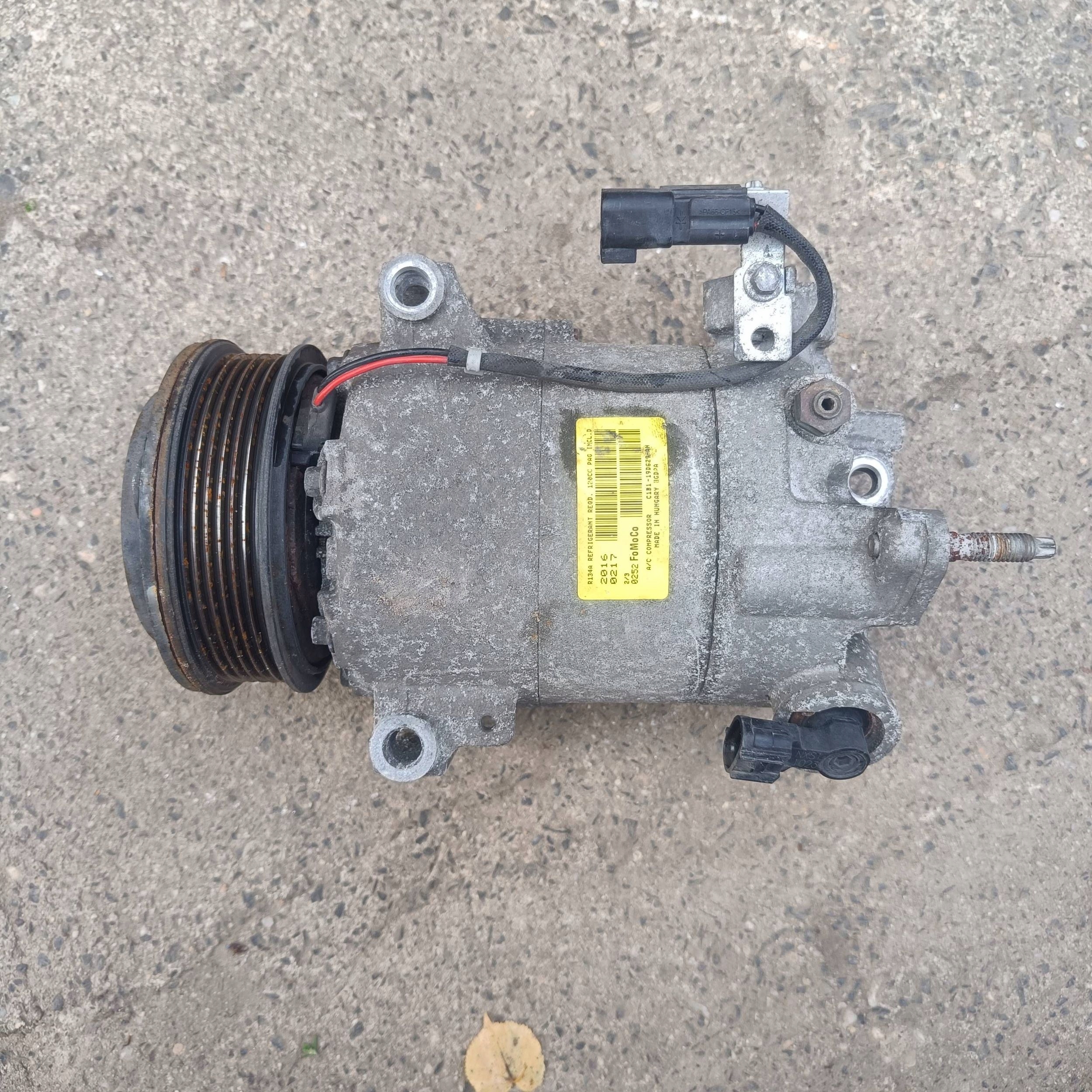 Ford Fiesta MK7 1.0 2016 compressor; / compressor of the air conditioning A/C