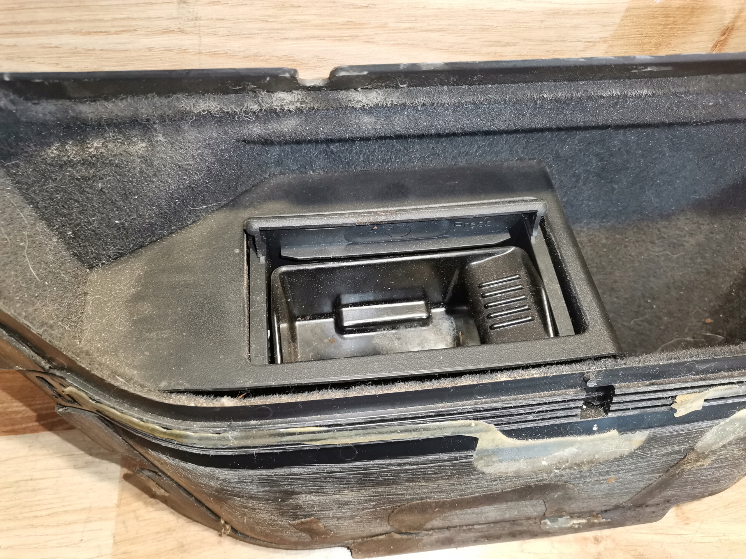 passenger compartment door left rear part ashtray BMW E39 70797-2002