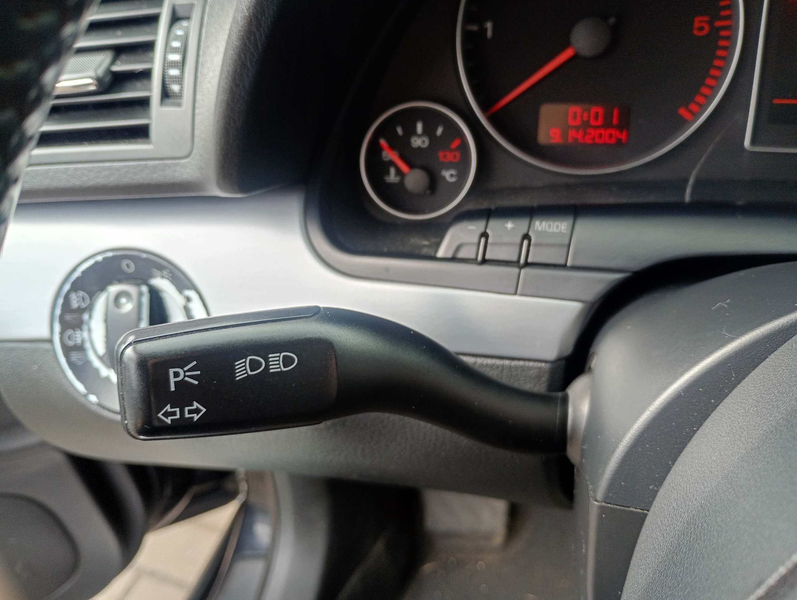 Interrupteur commande phares feux ZESPOLONY Volant Audi A4 B7 05-08