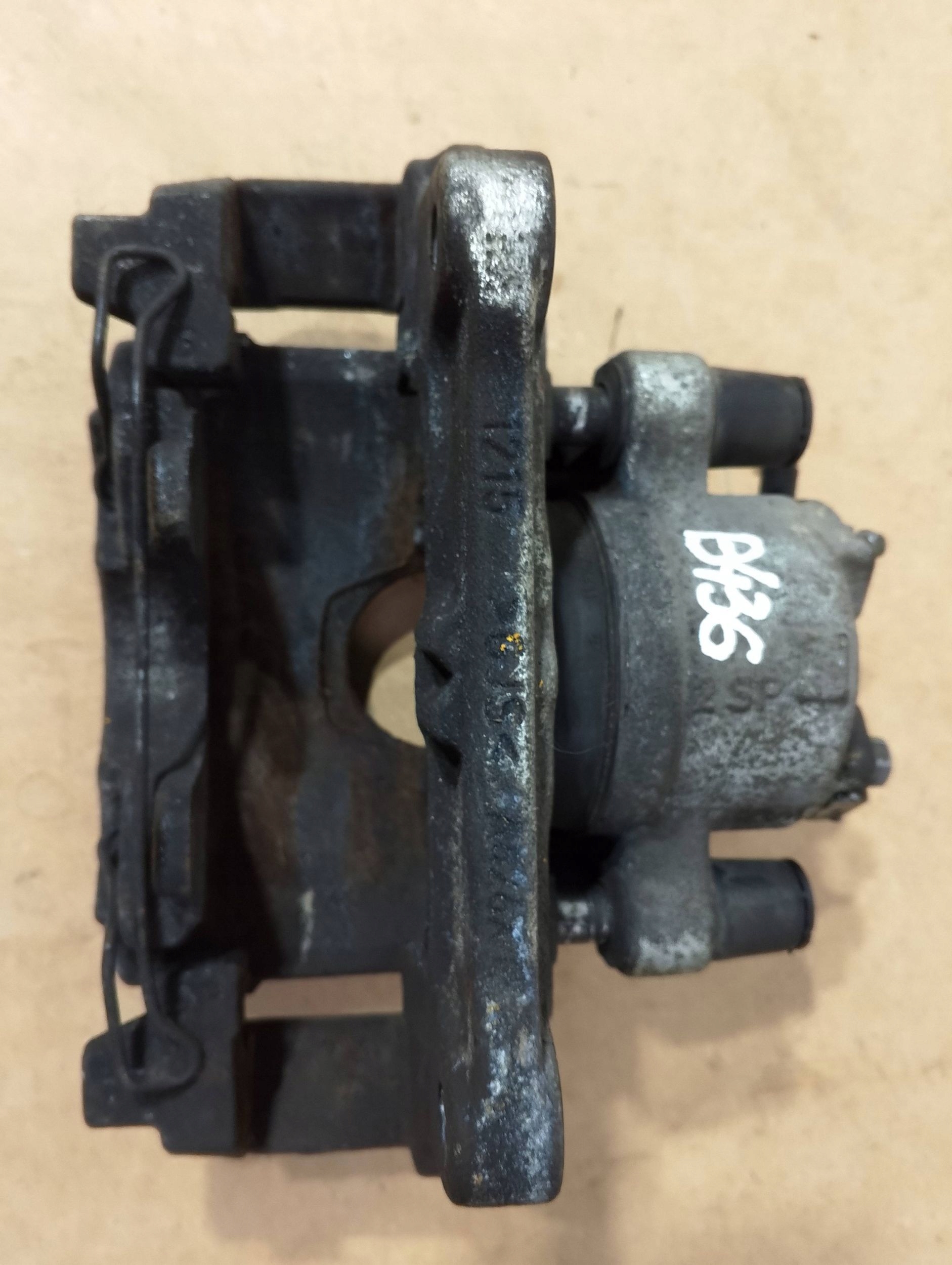 FORD KUGA MK3 III caliper front left front JARZMO 2B294-B FOMOCO (B436)