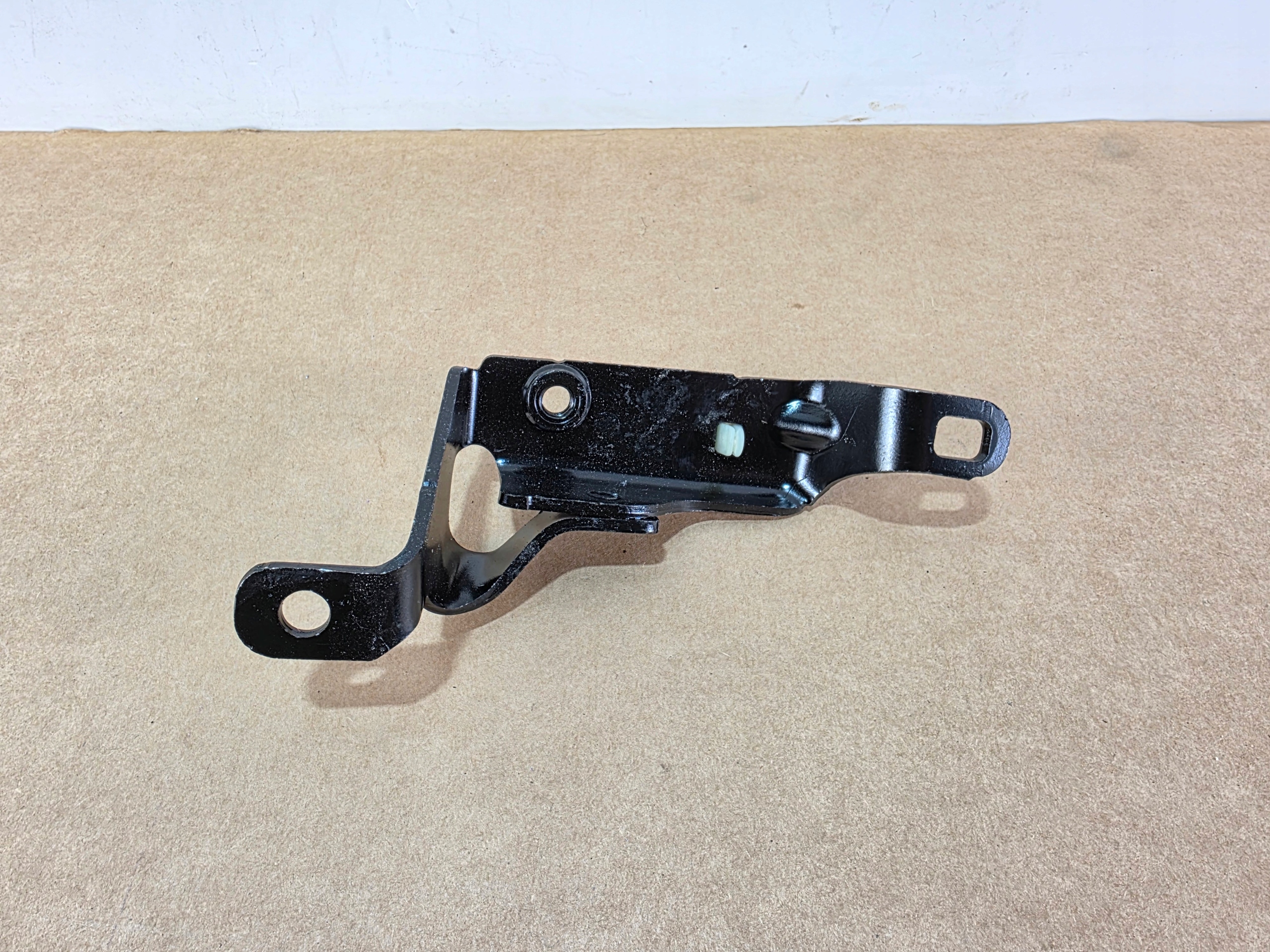 console mounting supports 3 RZEDU left BMW X7 G07 LCI 7488677