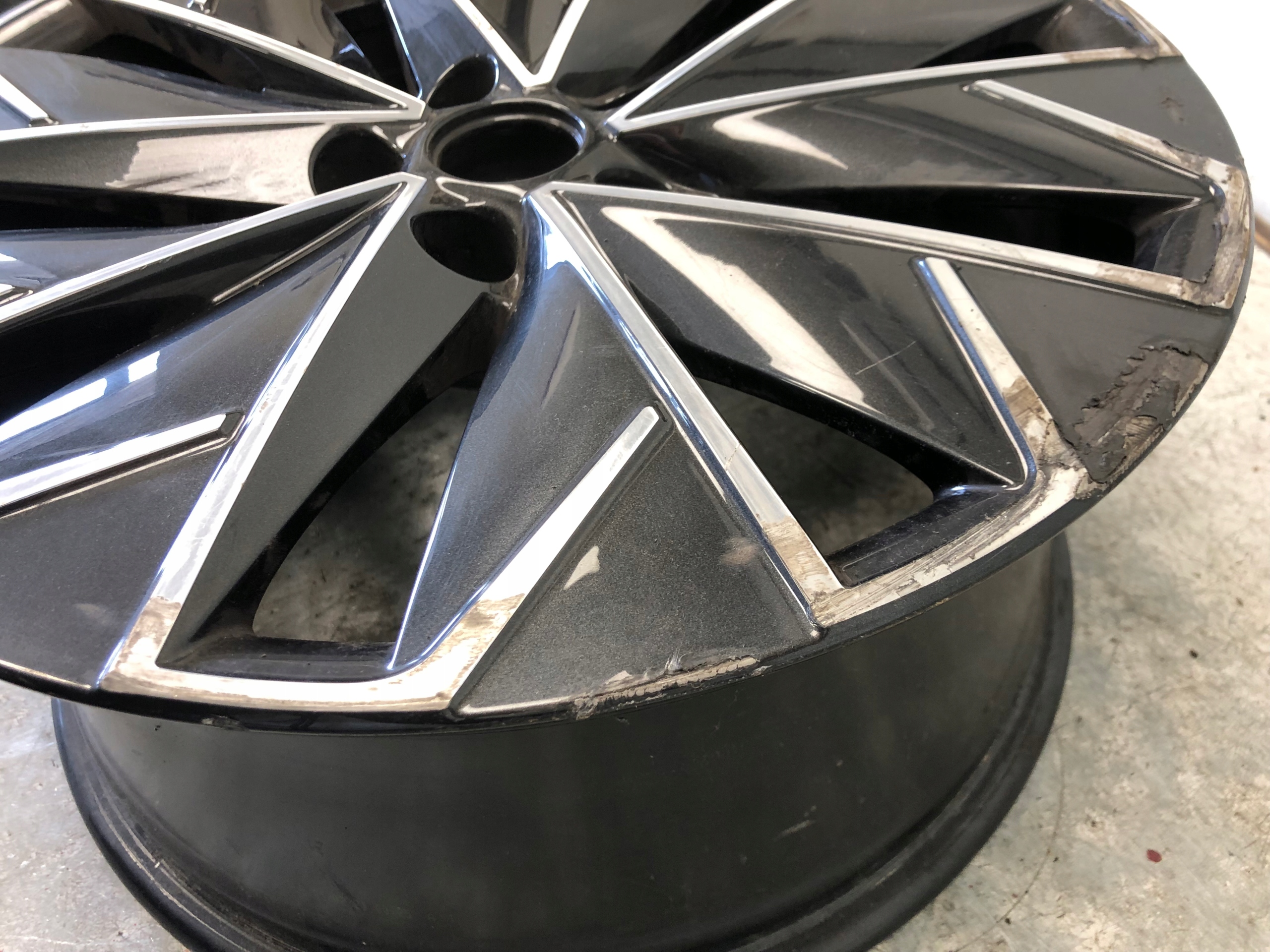 disk 18" 5x112 8J ET44 SKODA SUPERB 3V0601025