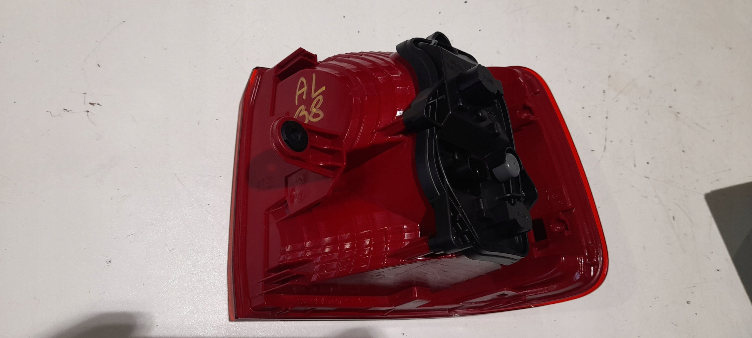 VW TOURAN 2 II light left rear part