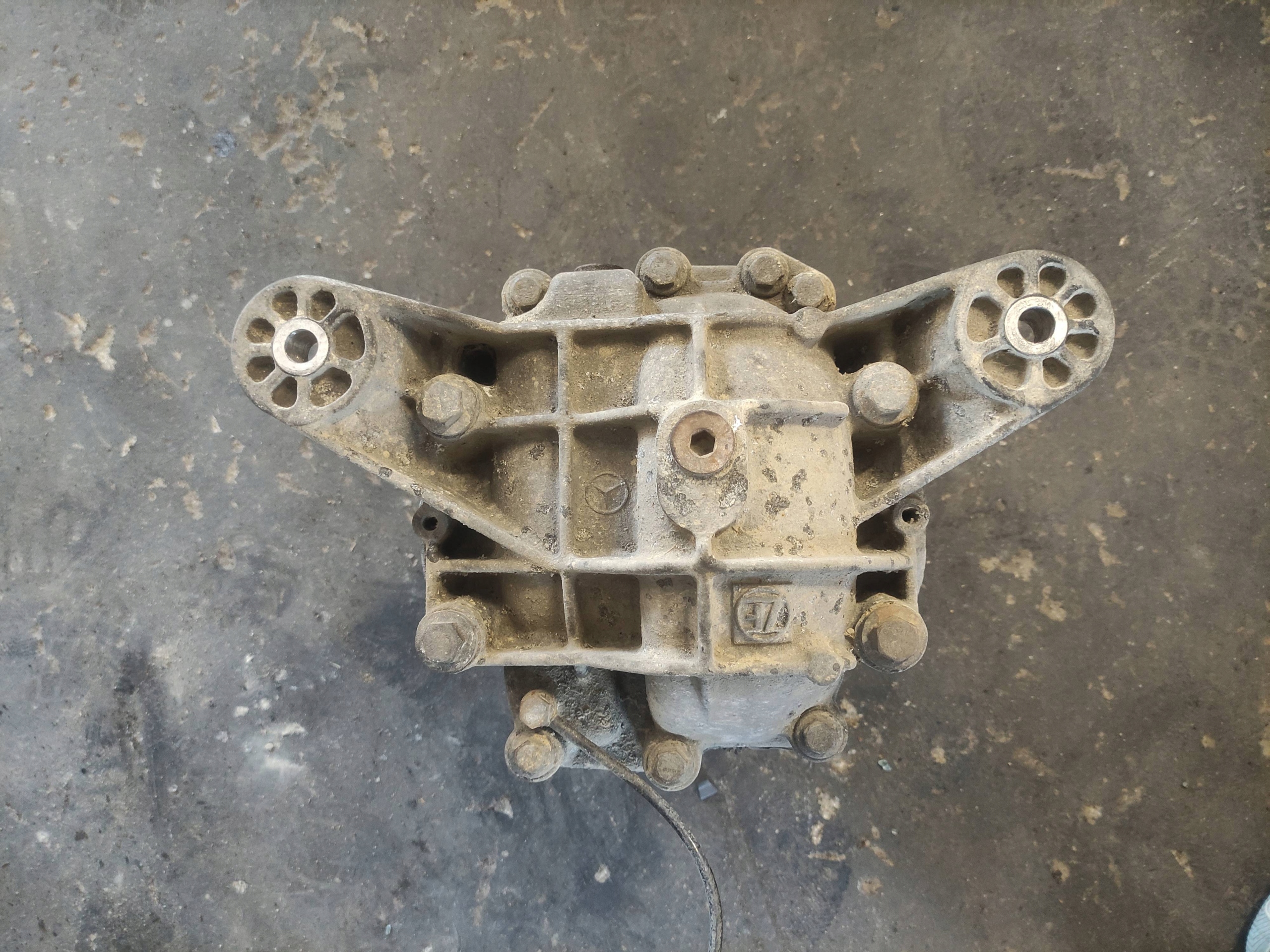 diff rear part MERCEDES Klasa M W163 4.0 V8 250 km 2002r