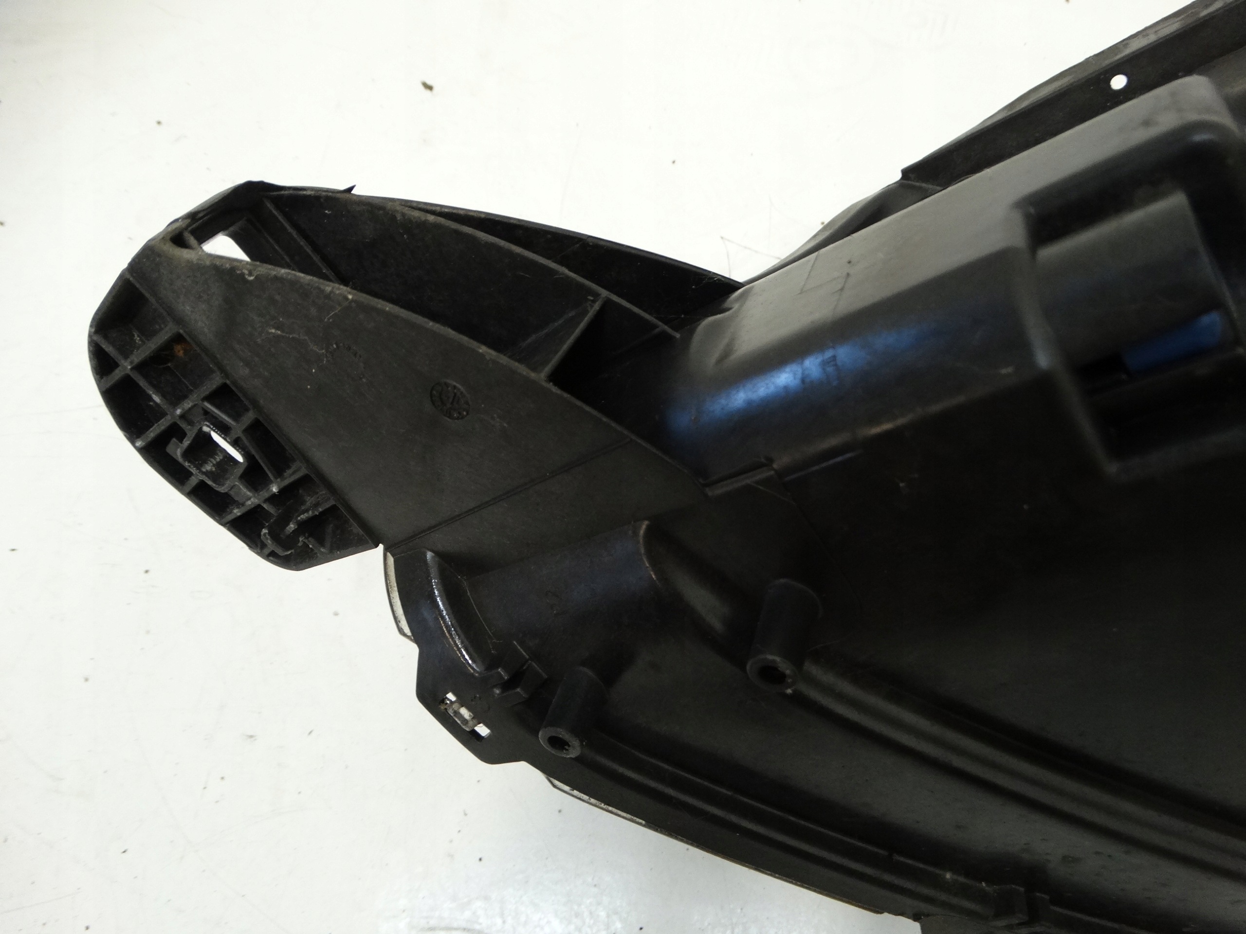 REFLEKTOR light right front PEUGEOT 2008 and LIFT 9814739580