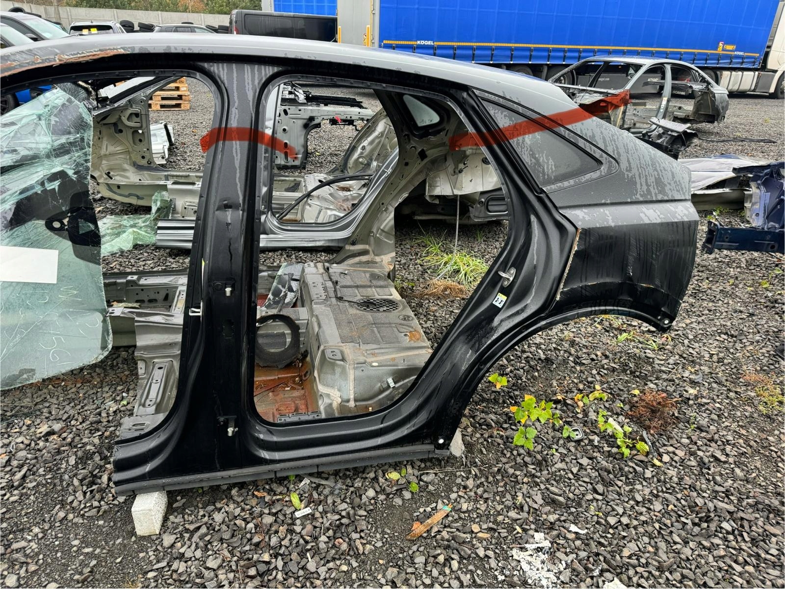 ПОРІГ ЛІВИЙ СТІЙКА ЦЕНТРАЛЬНИЙ Q3 3F3a1r Ly9t SPORTBACK