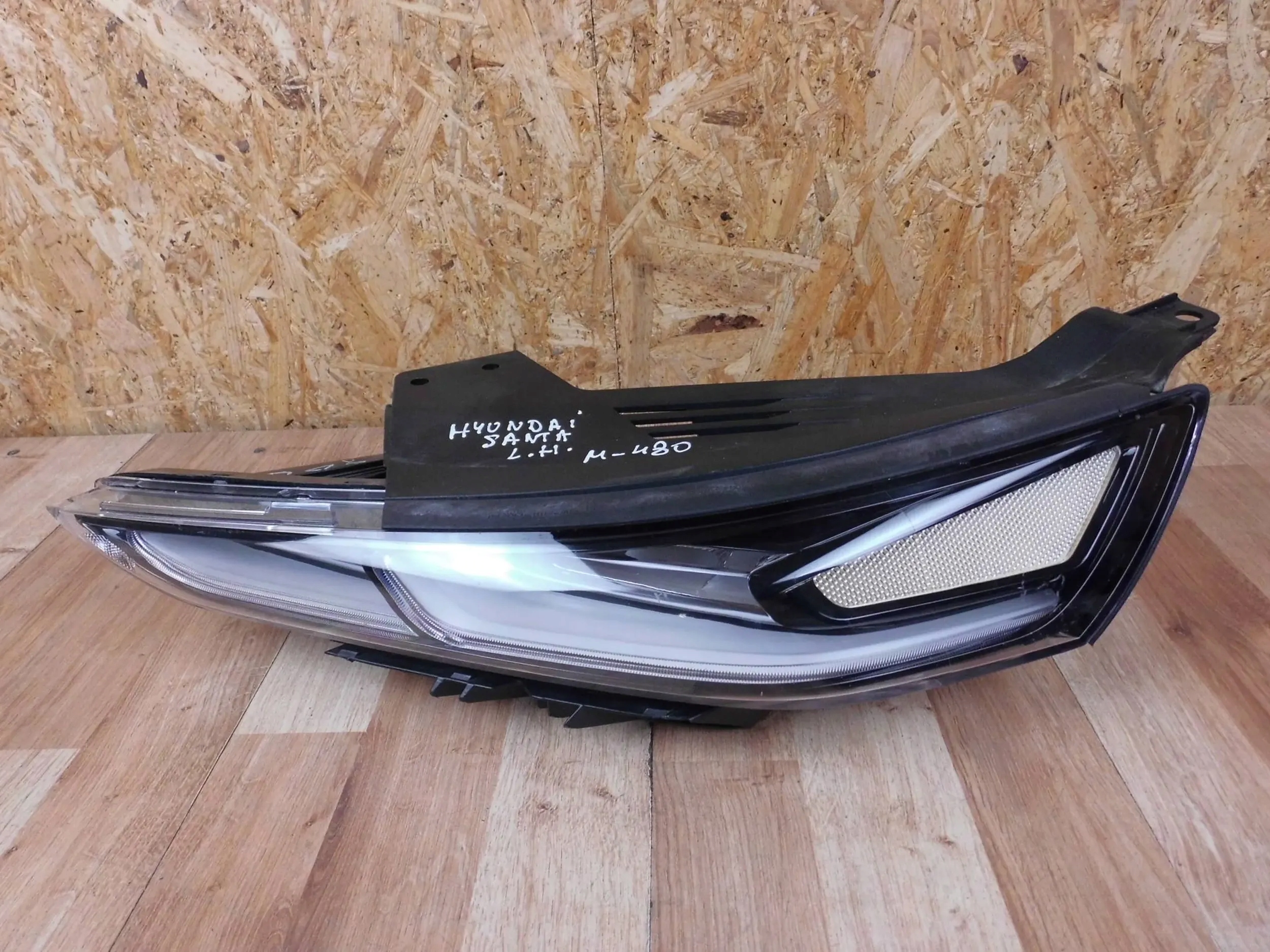 Hyundai Santa Fe IV 2018-2020 light dzienna front front left DRL