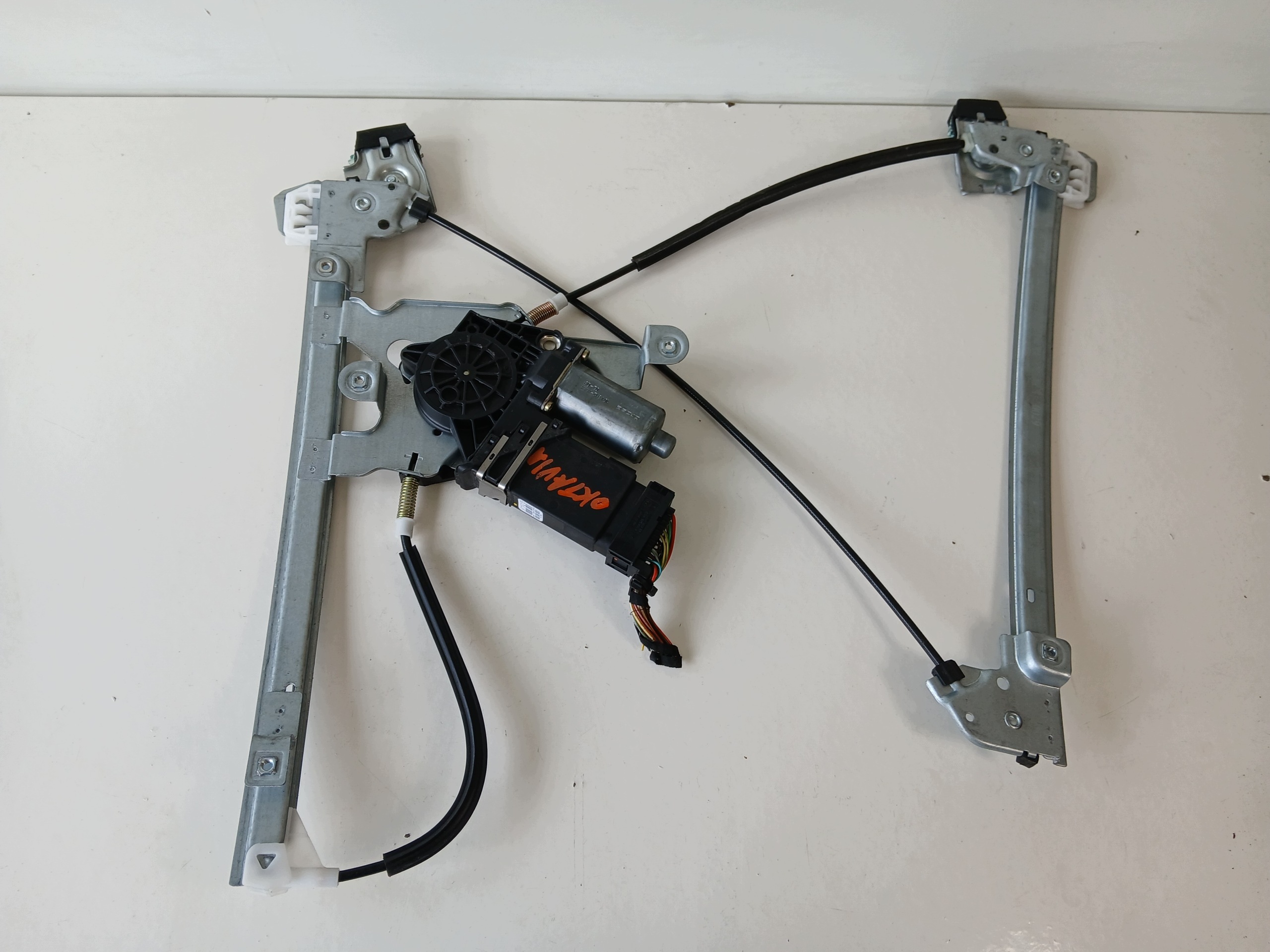 SKODA OCTAVIA and window regulator right front 101312-XXX
