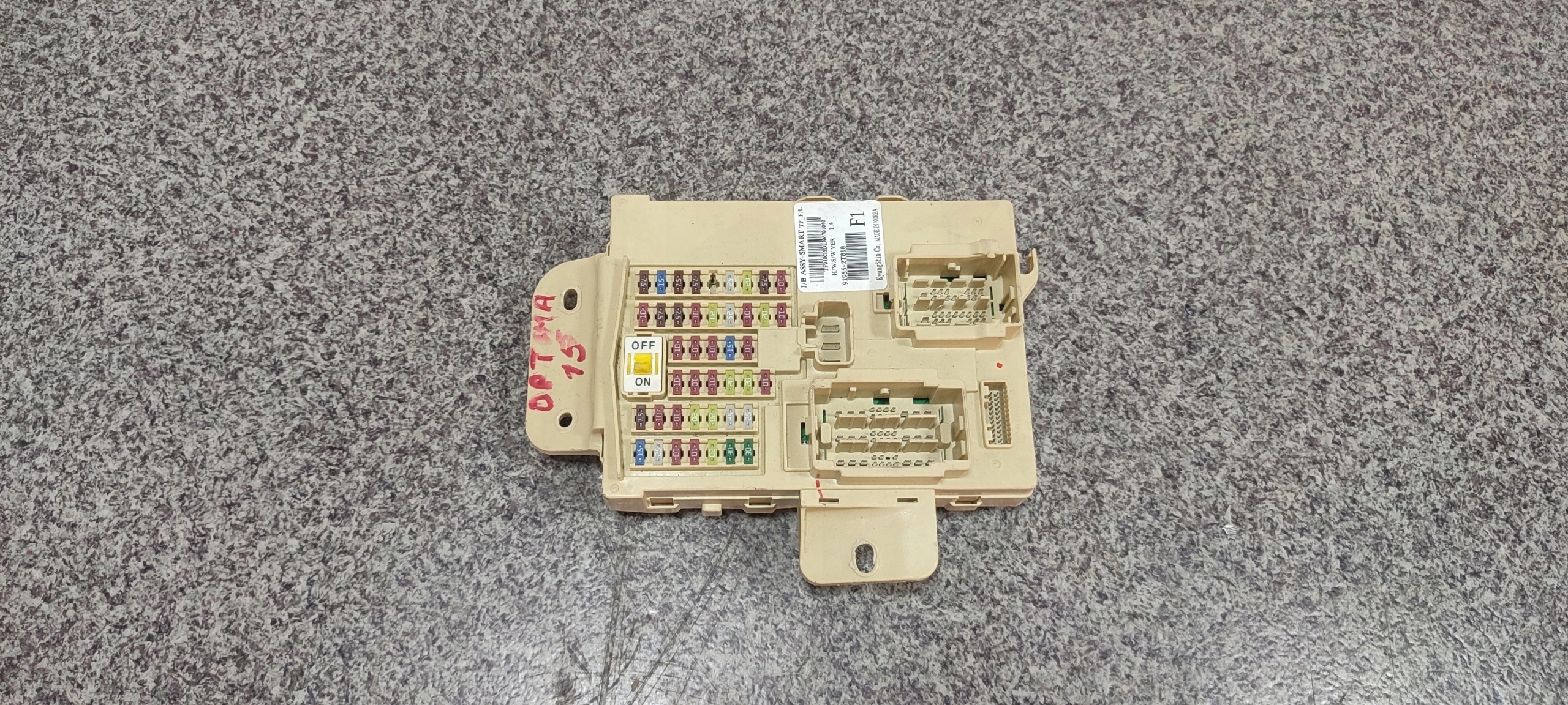 KIA OPTIMA SKRZYNKA BEZPIECZNIKOW 91955-2T010 Typ samochodu Samochody osobowe