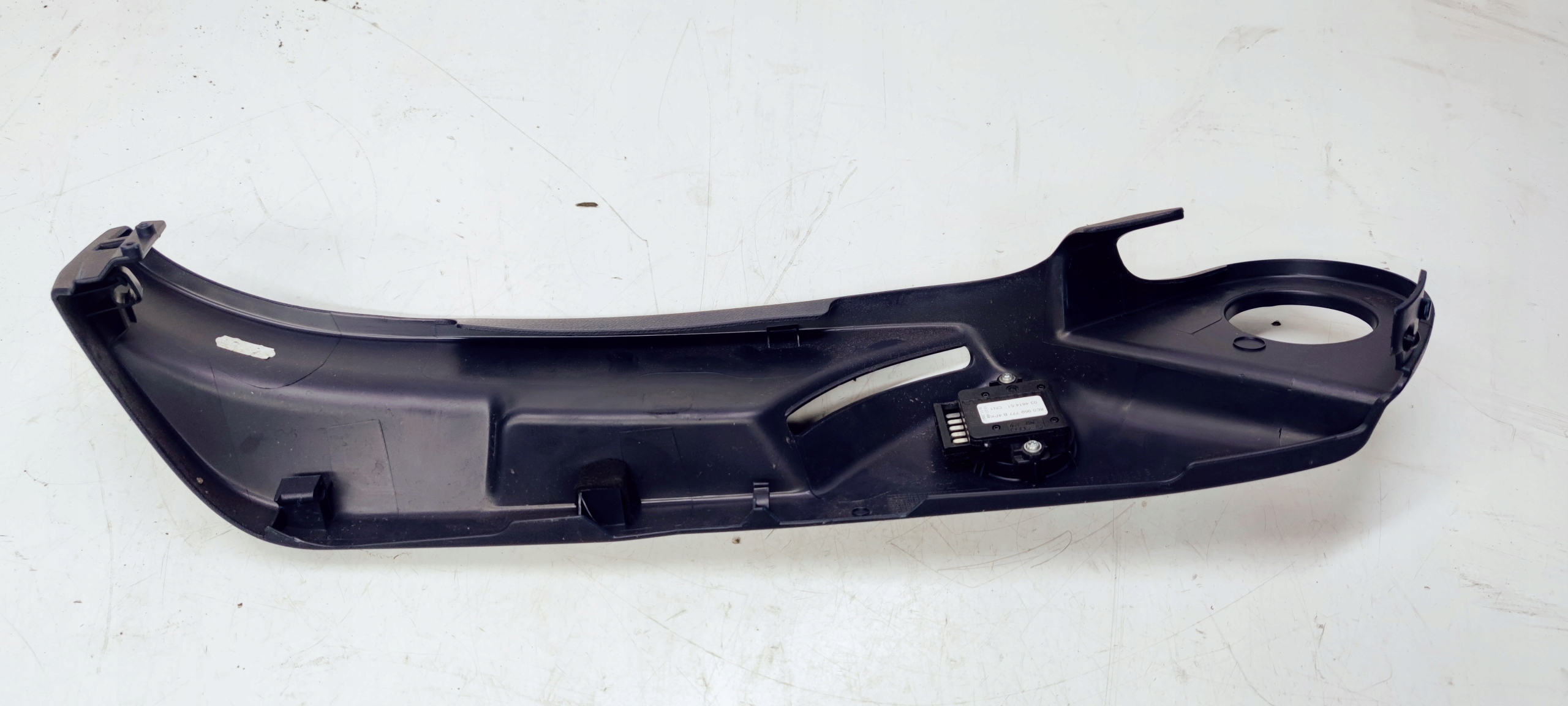BLENDE ABDECKUNG VERSCHLUSSSTOPFEN SITZ RECHTS AUDI A3 8P 8P0881326B