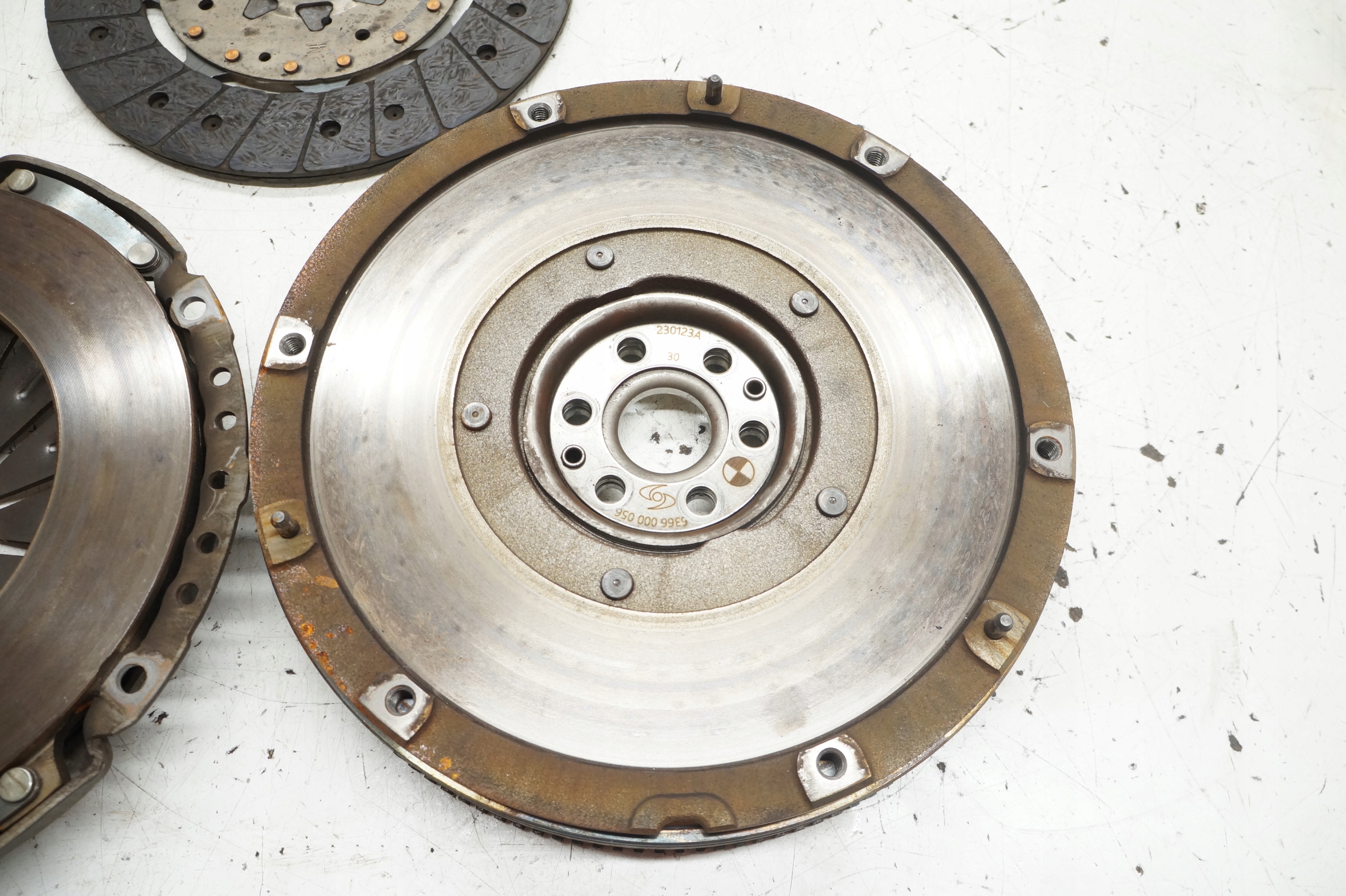 двухмассовый маховик комплект volvo V40 II S60 V60 и 6366000056 B4164T4