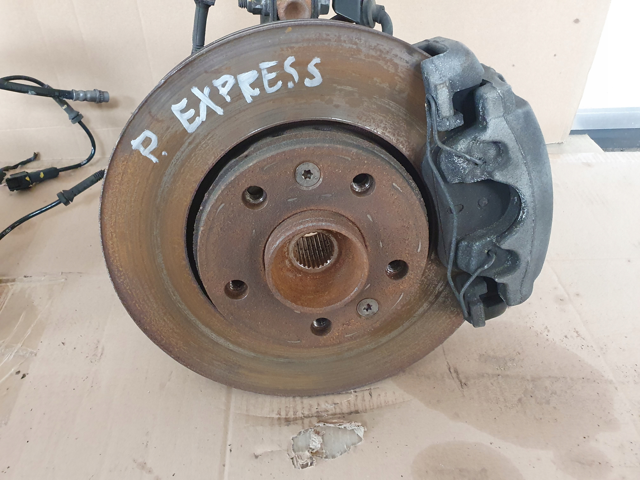 поворотный кулак, цапфа, амортизатор P - л renault EXPRESS 1.5 Dacia