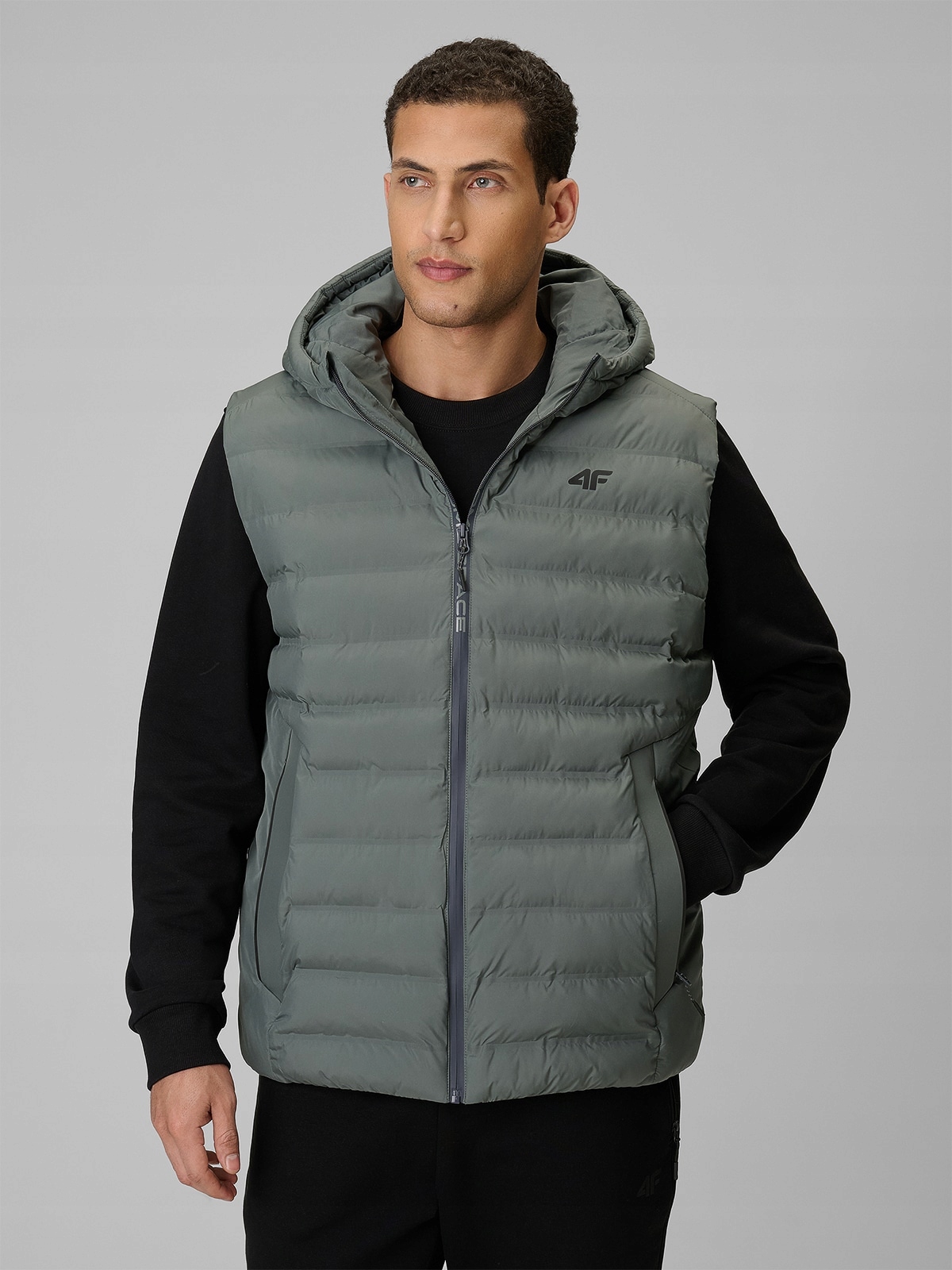 4F Bunda Bez Rukávů Zelená S Kapucí Zateplená XL