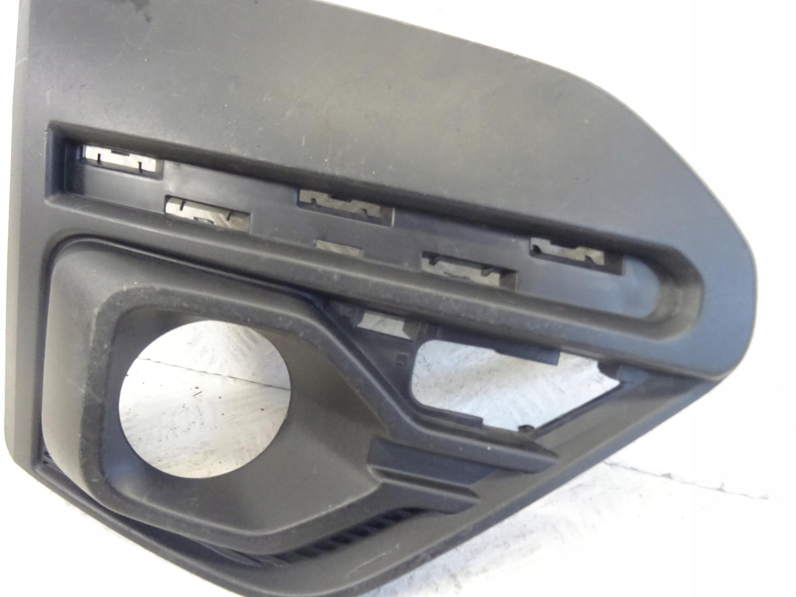 grid of a bumper front front right DACIA SANDERO III EABM261A29